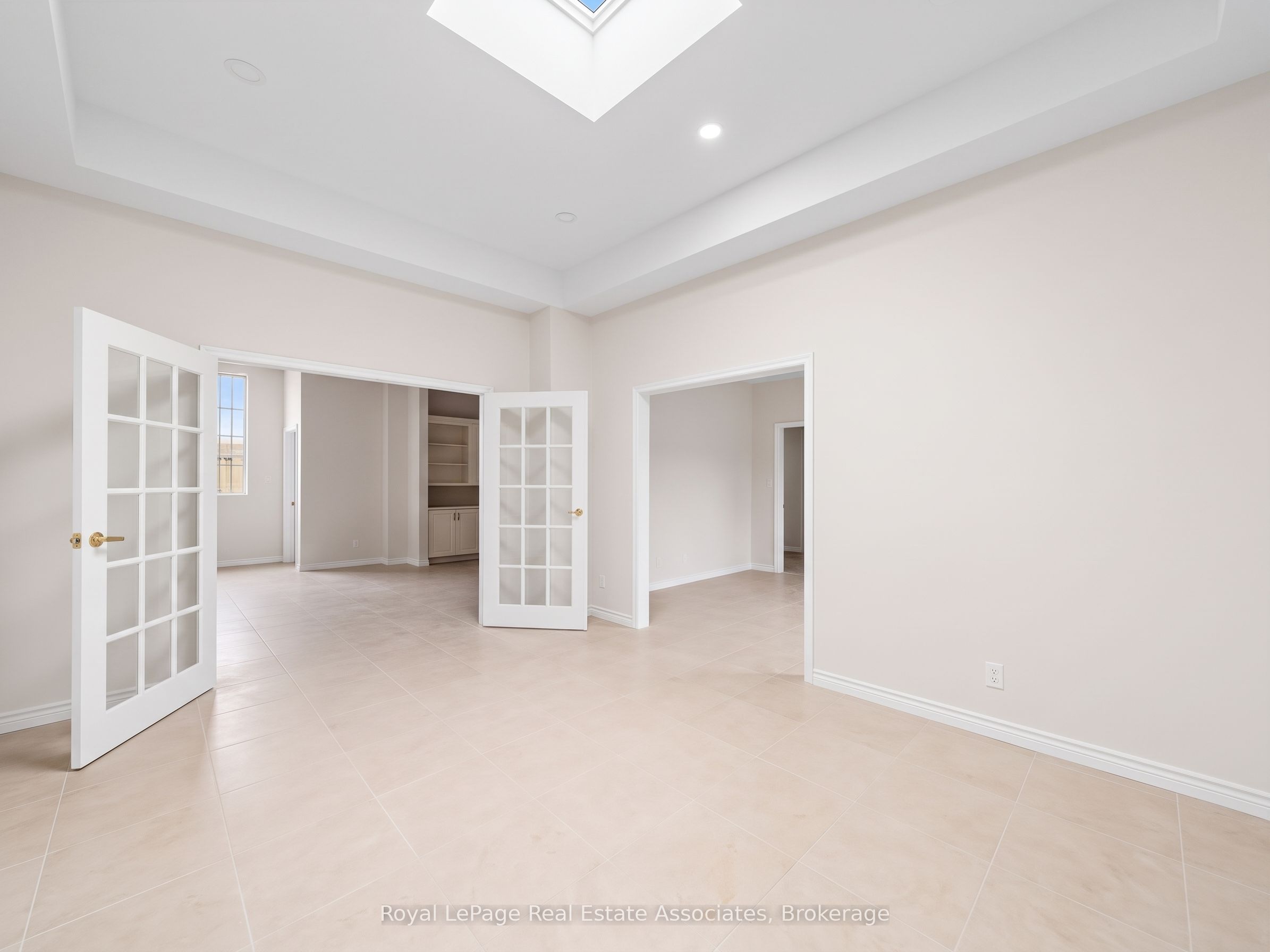 1597 Queen Street E 1 Property Photo 11