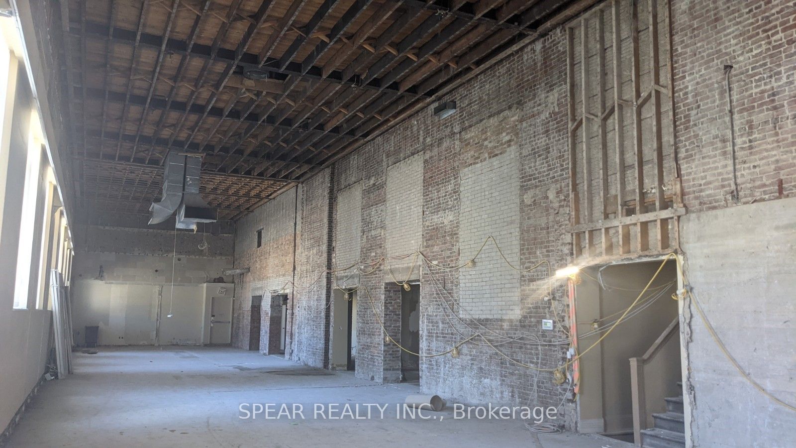 253 Coxwell Avenue Property Photo 2