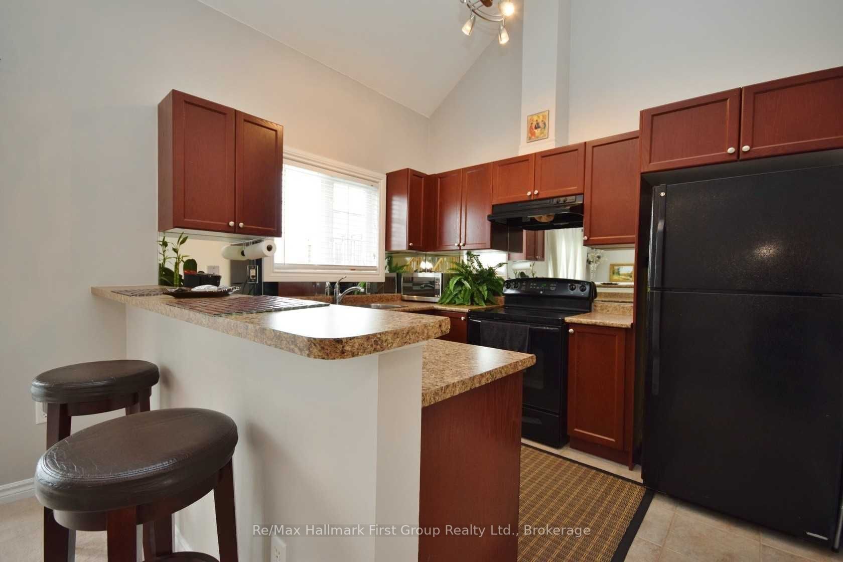 44 Wicker Park Way Bedroom Property Photo 2