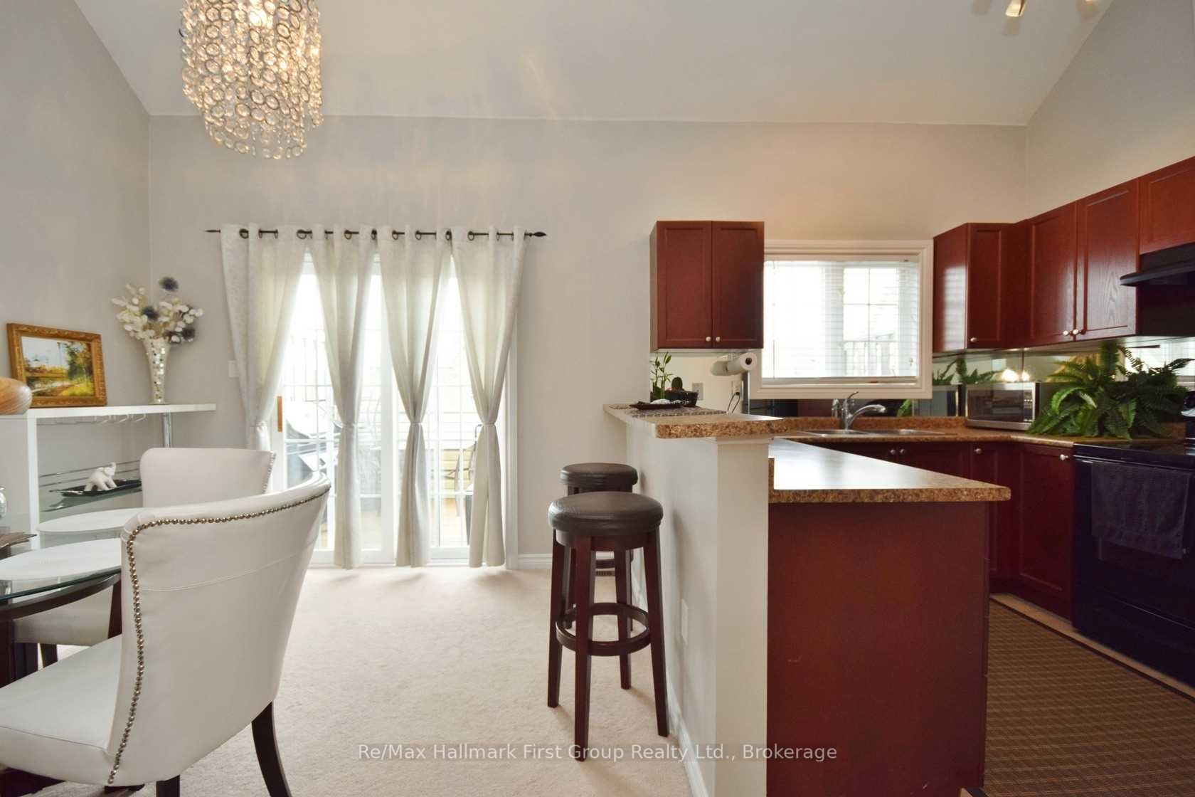 44 Wicker Park Way Bedroom Property Photo 3