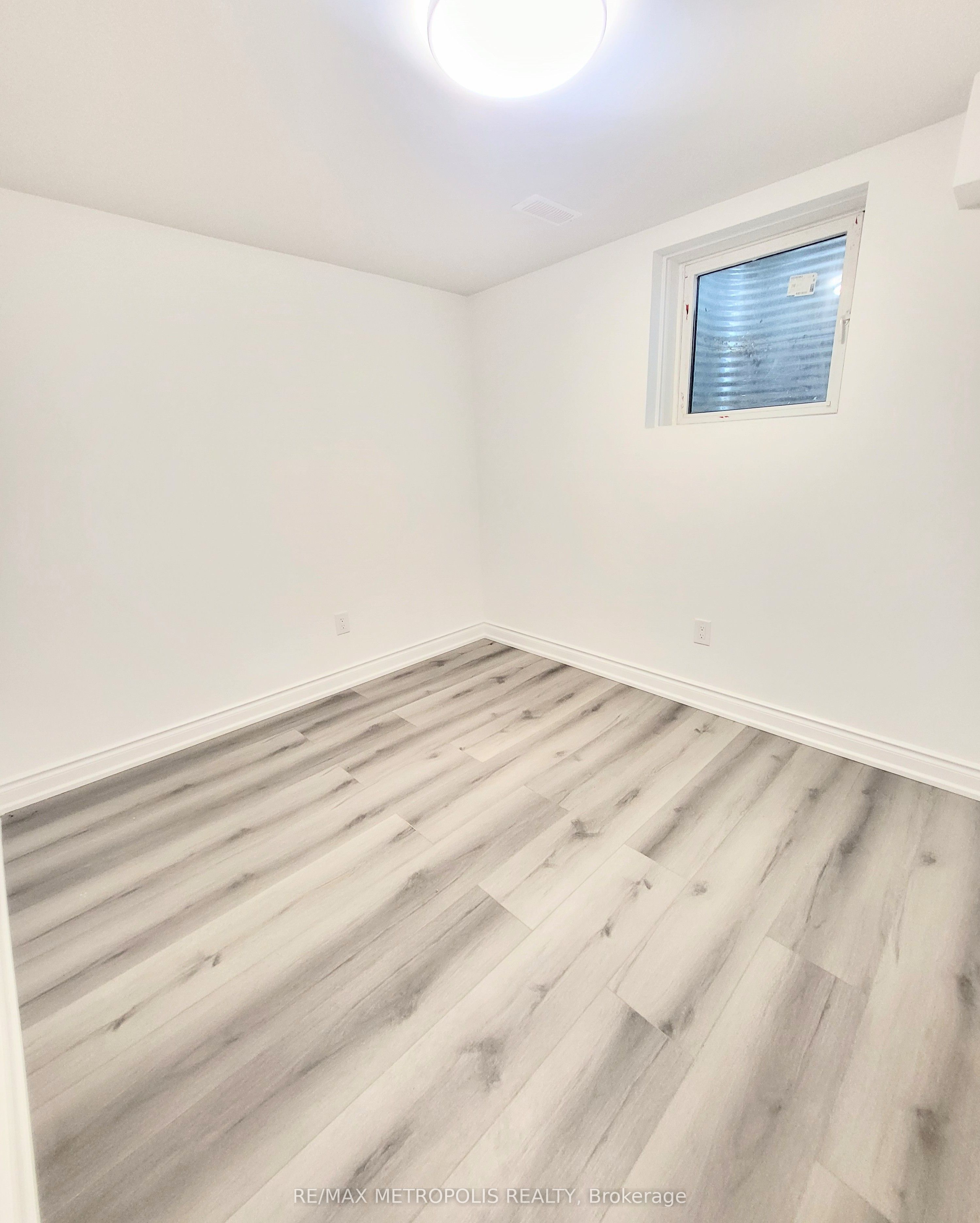 40 Placentia Boulevard Bsmt Property Photo 4