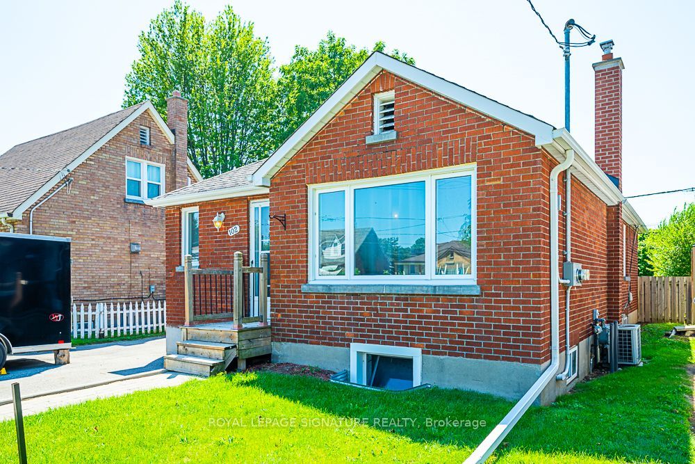 102 Central Park Boulevard N Property Photo 1
