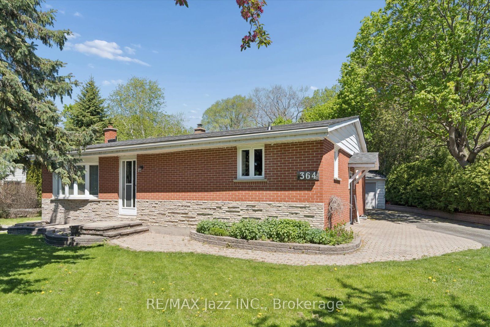 364 King Street E