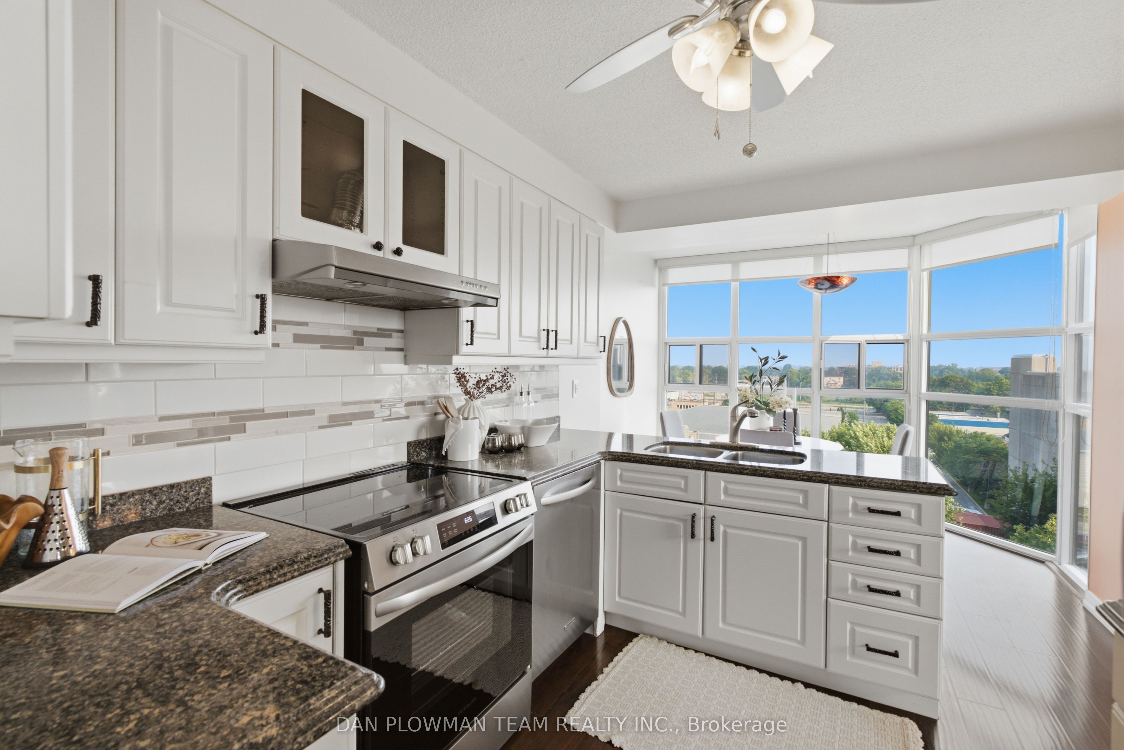 80 Athol Street E 702 Property Photo 14