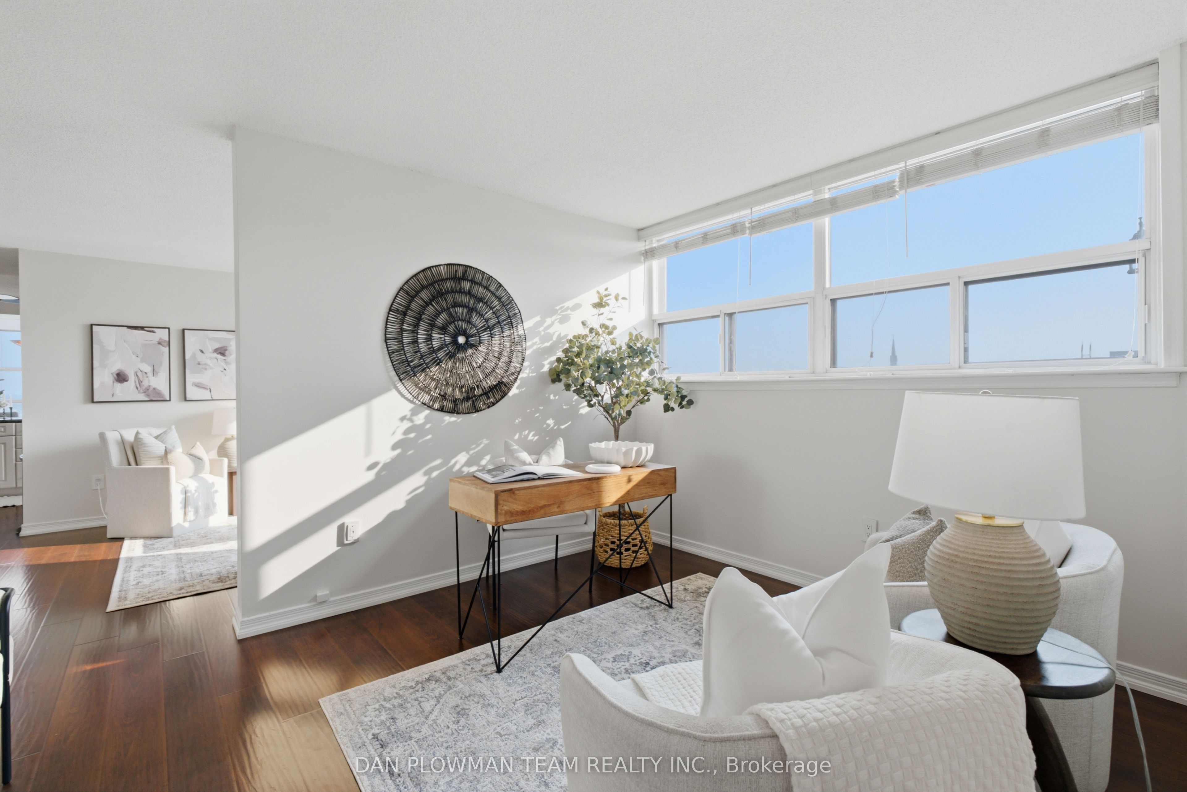 80 Athol Street E 702 Property Photo 22