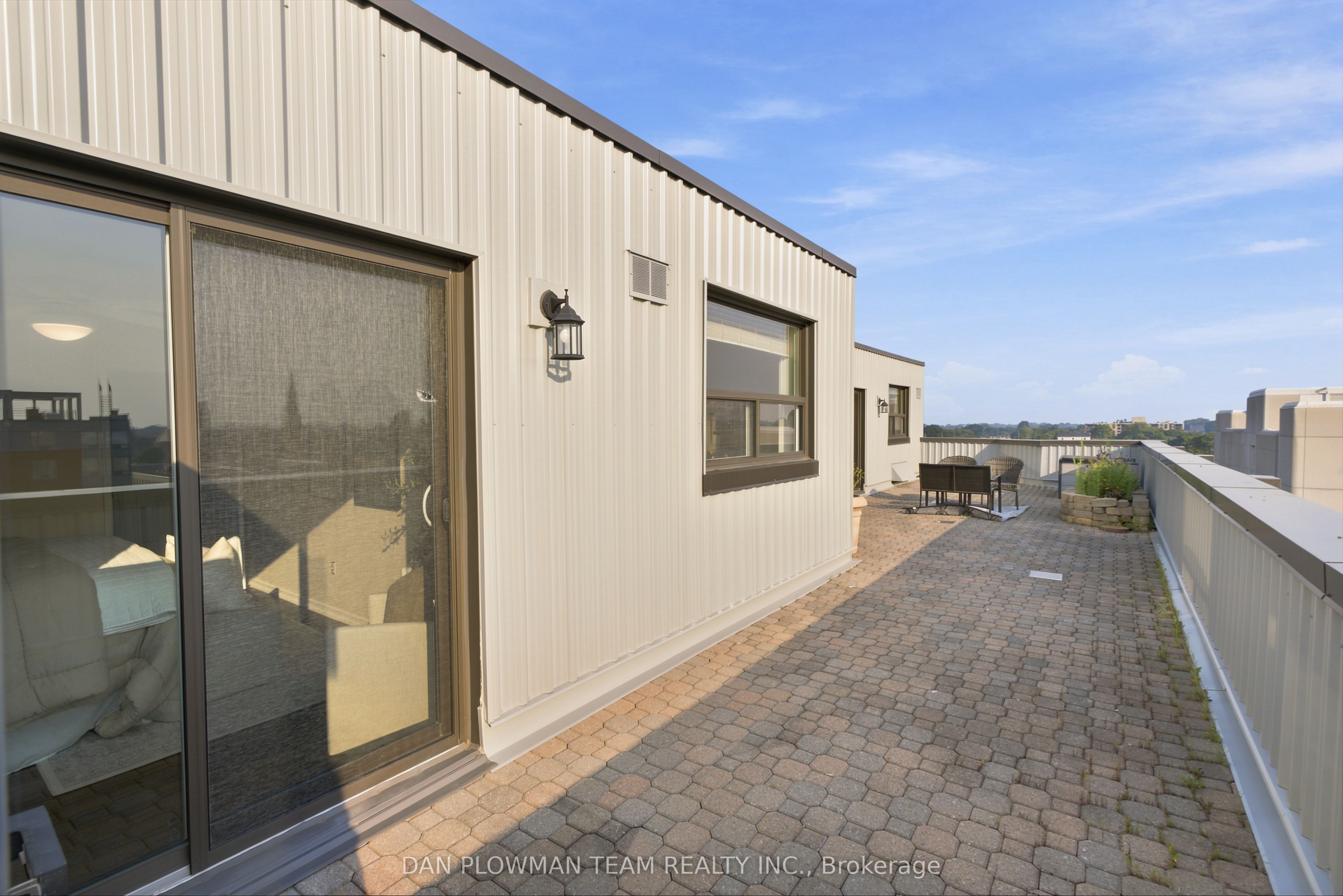 80 Athol Street E 702 Property Photo 38
