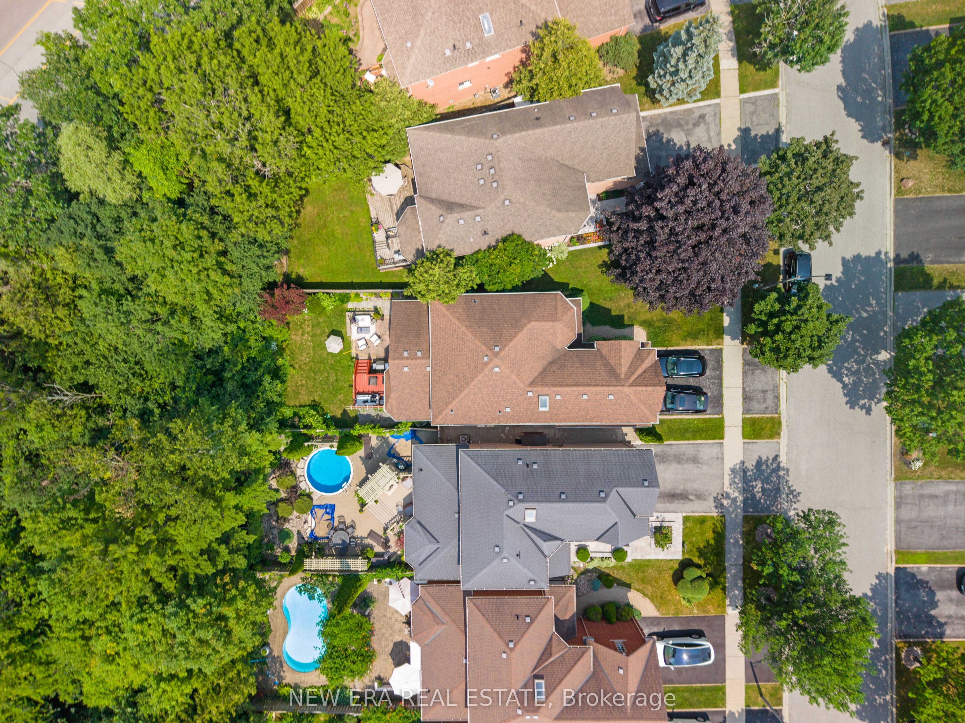 1798 Autumn Crescent Property Photo 2