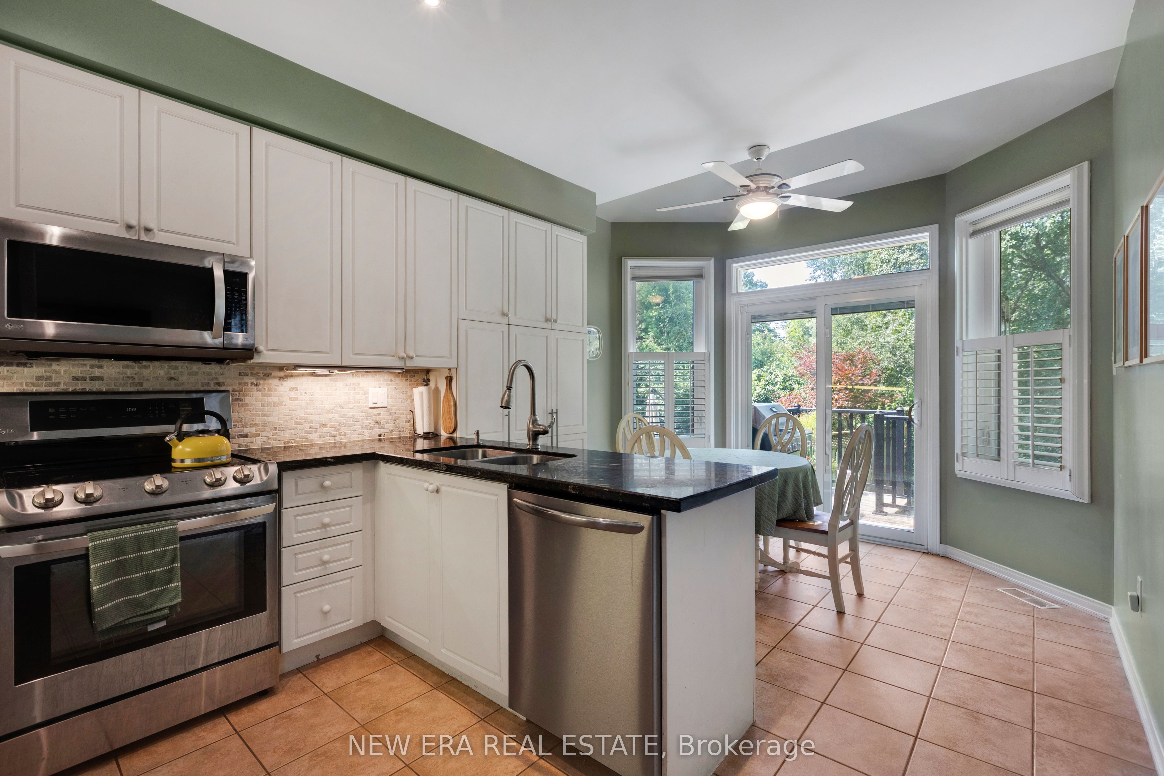 1798 Autumn Crescent Property Photo 12