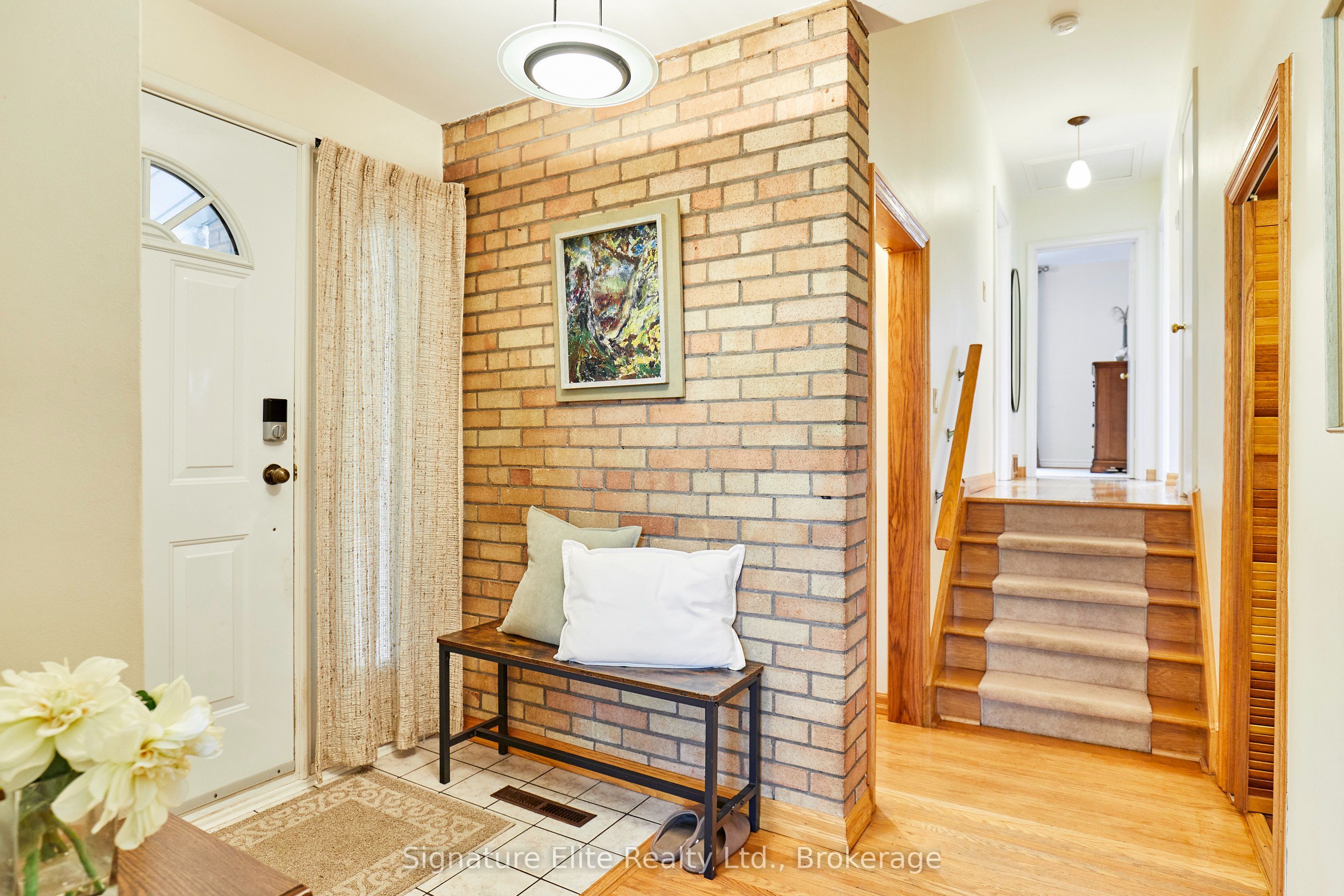 122 Haileybury Drive Property Photo 1