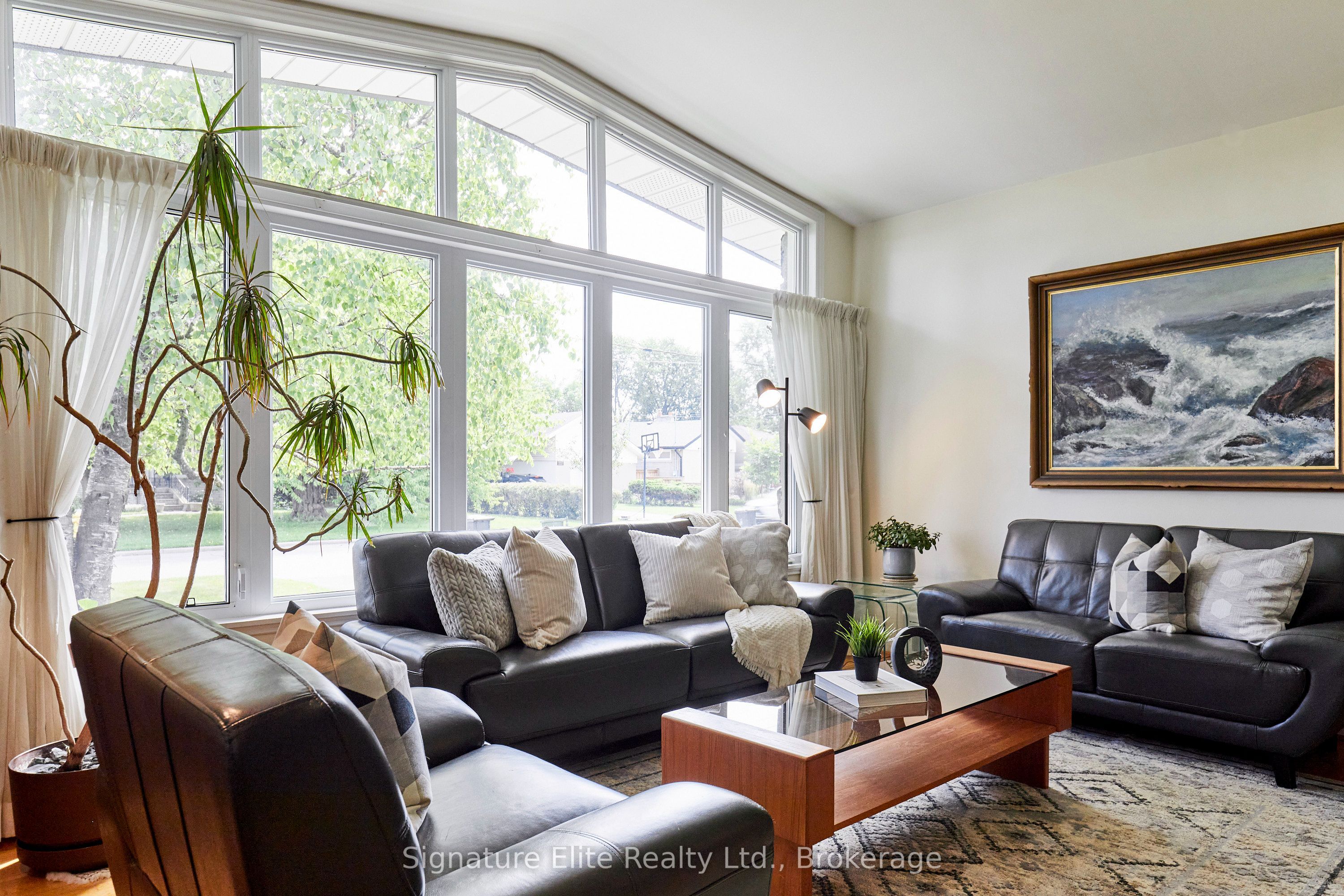 122 Haileybury Drive Property Photo 1