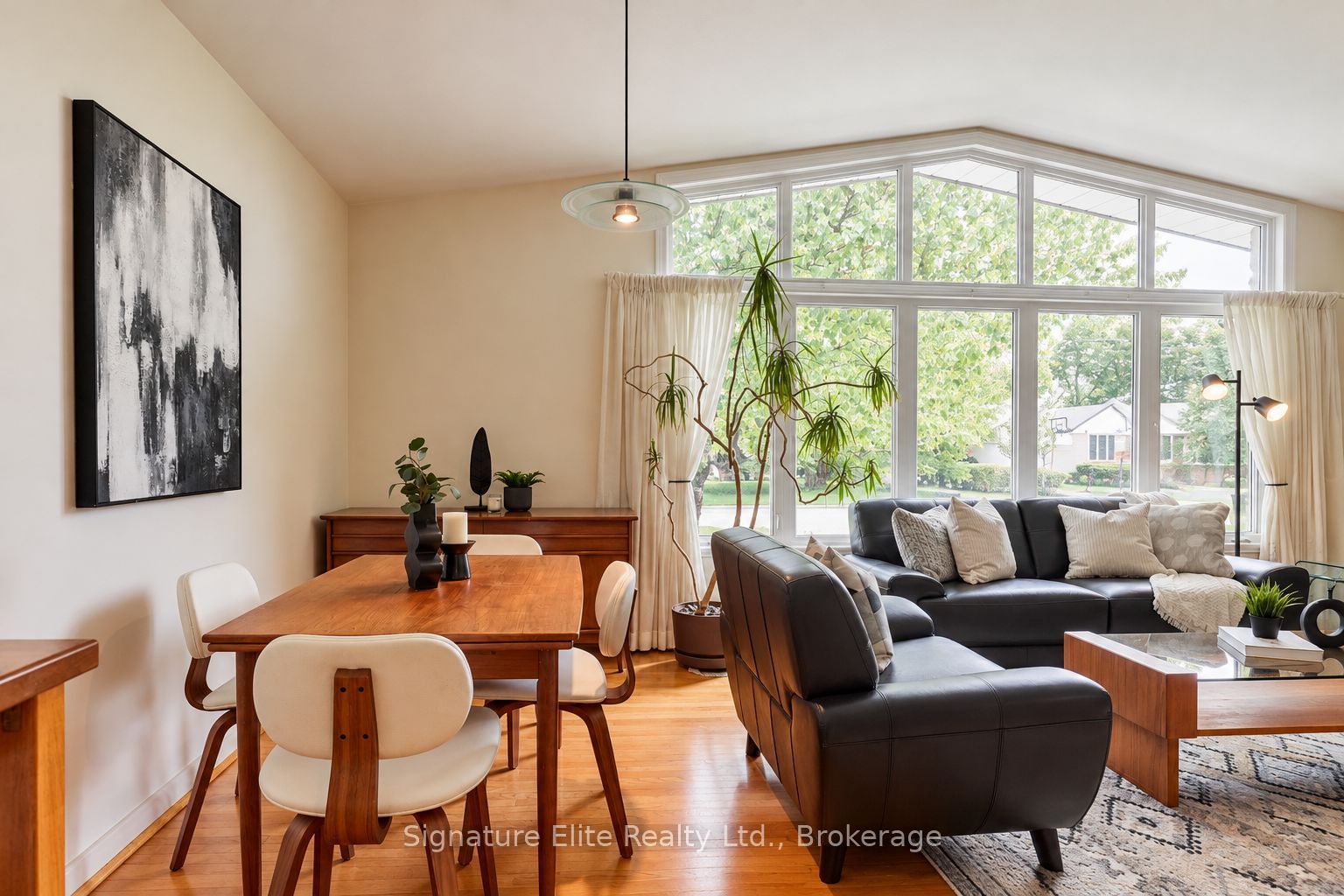 122 Haileybury Drive Property Photo 1