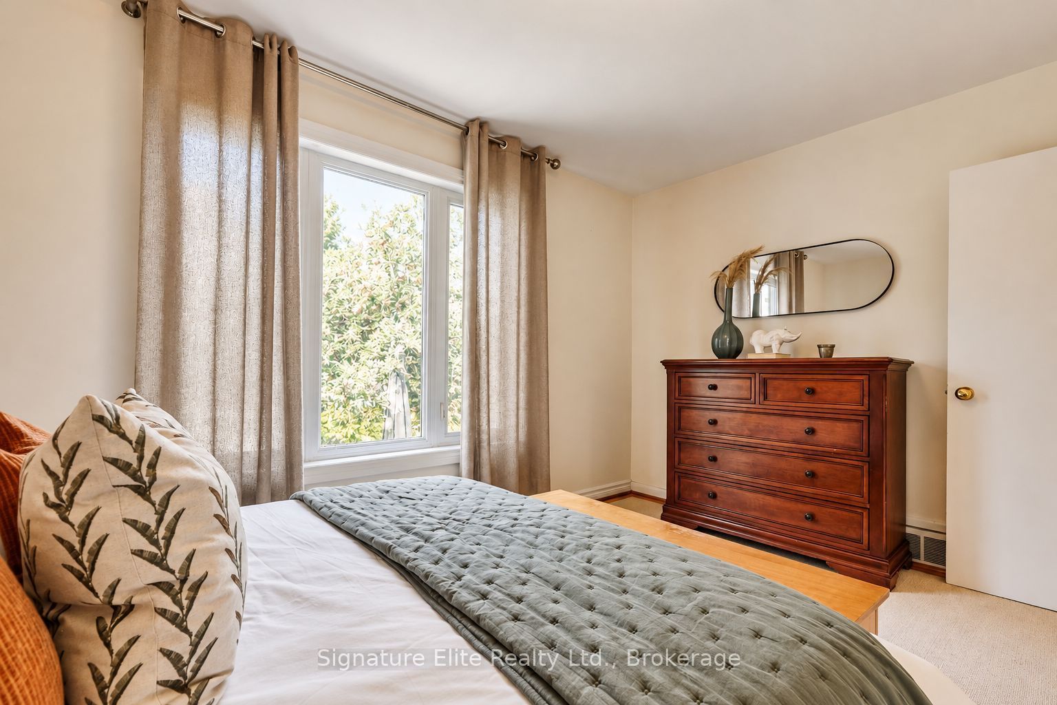 122 Haileybury Drive Property Photo 15