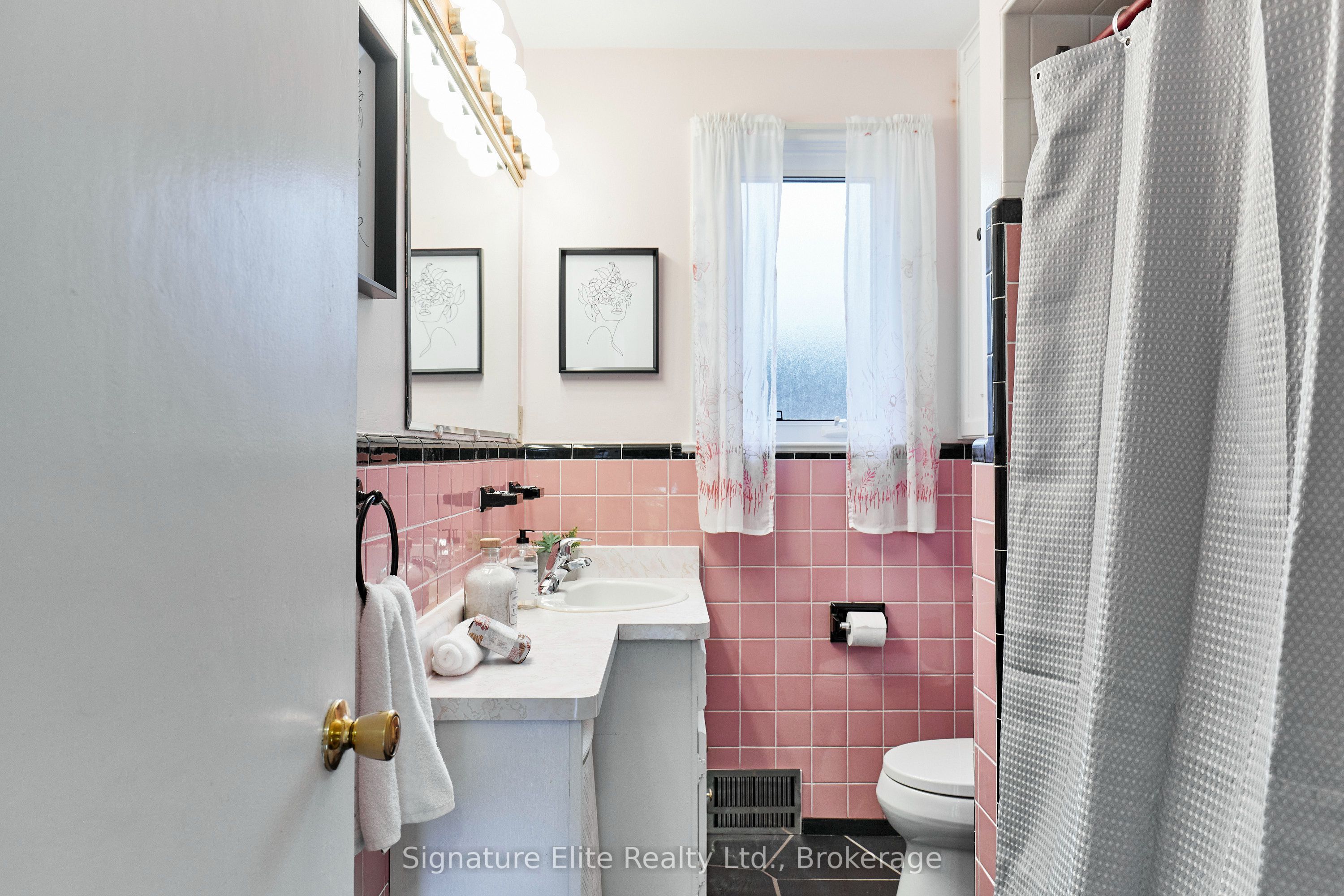 122 Haileybury Drive Property Photo 26