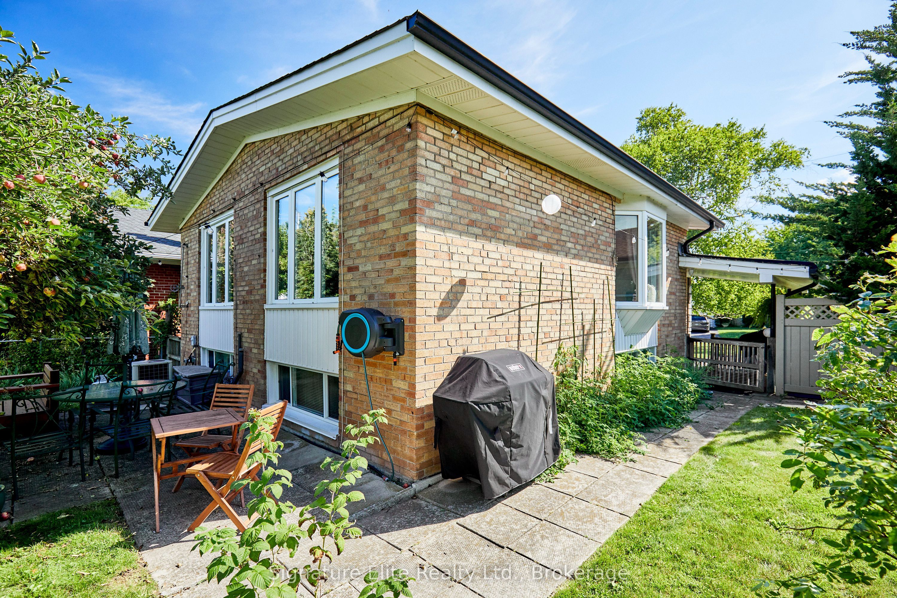 122 Haileybury Drive Property Photo 32