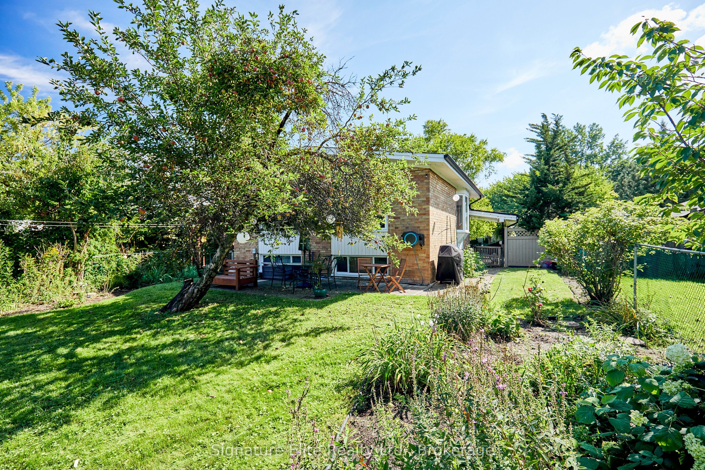122 Haileybury Drive Property Photo 34