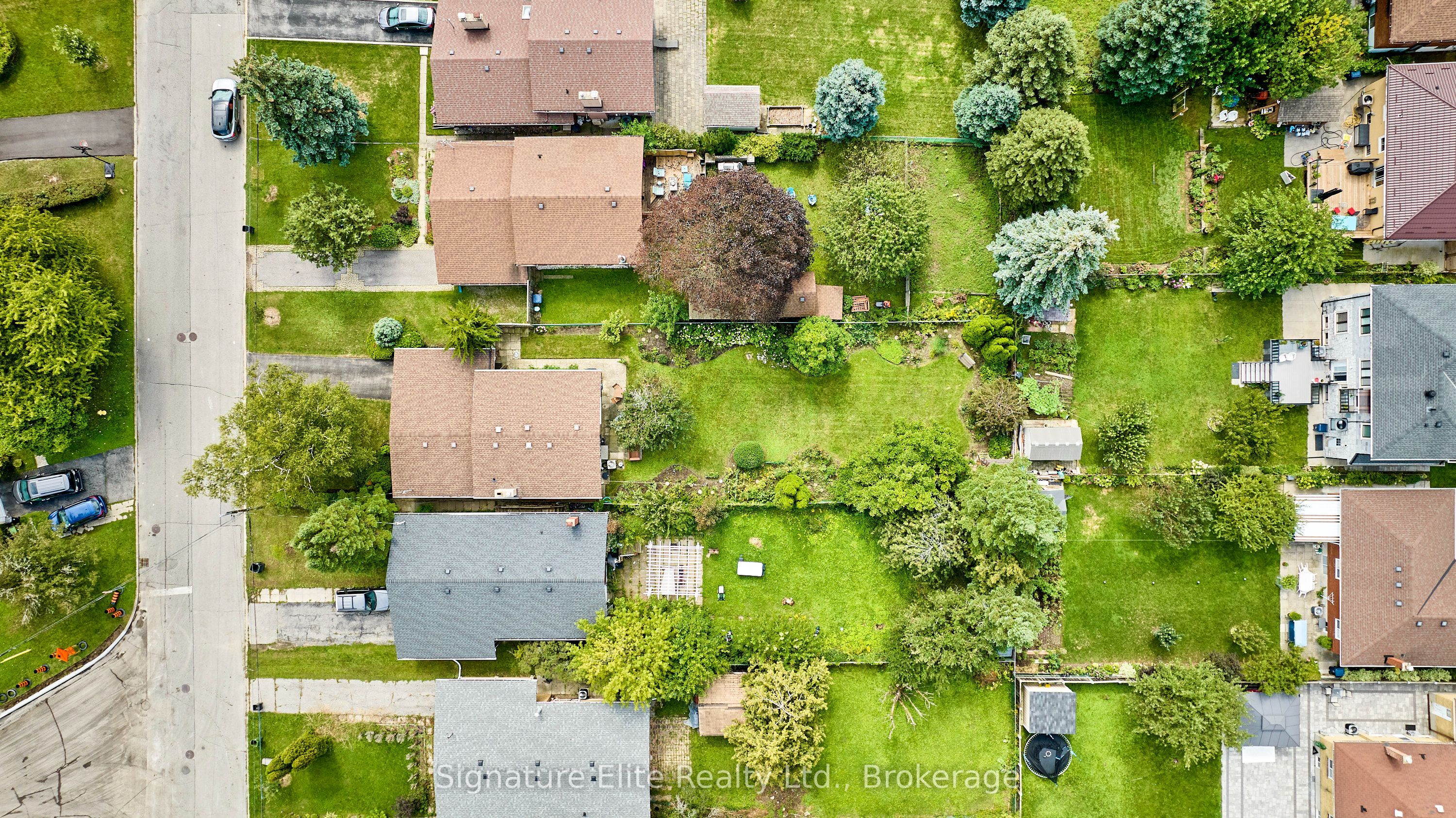 122 Haileybury Drive Property Photo 37
