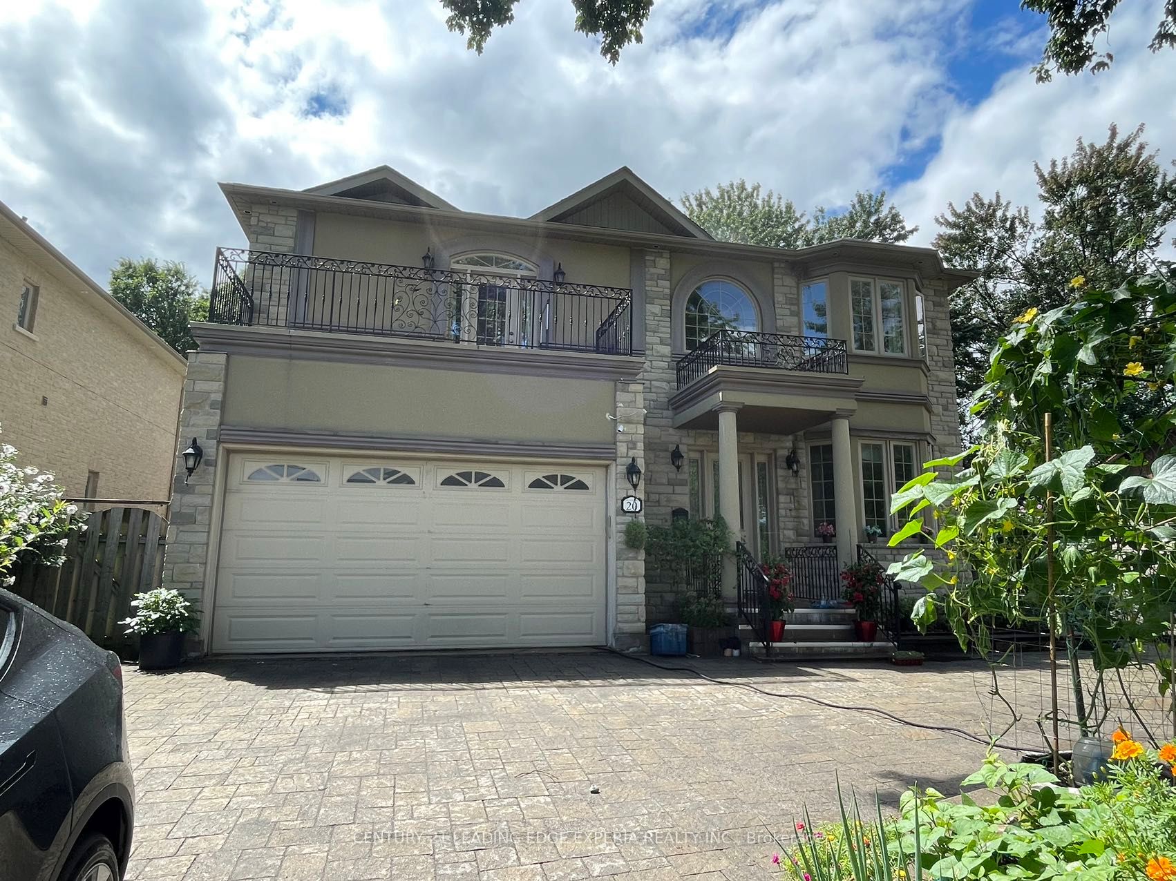 20 Grove Hill Drive W Property Photo 1