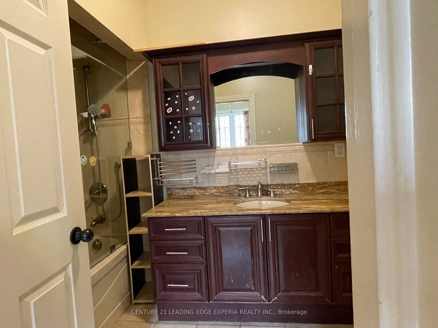 20 Grove Hill Drive W Property Photo 17