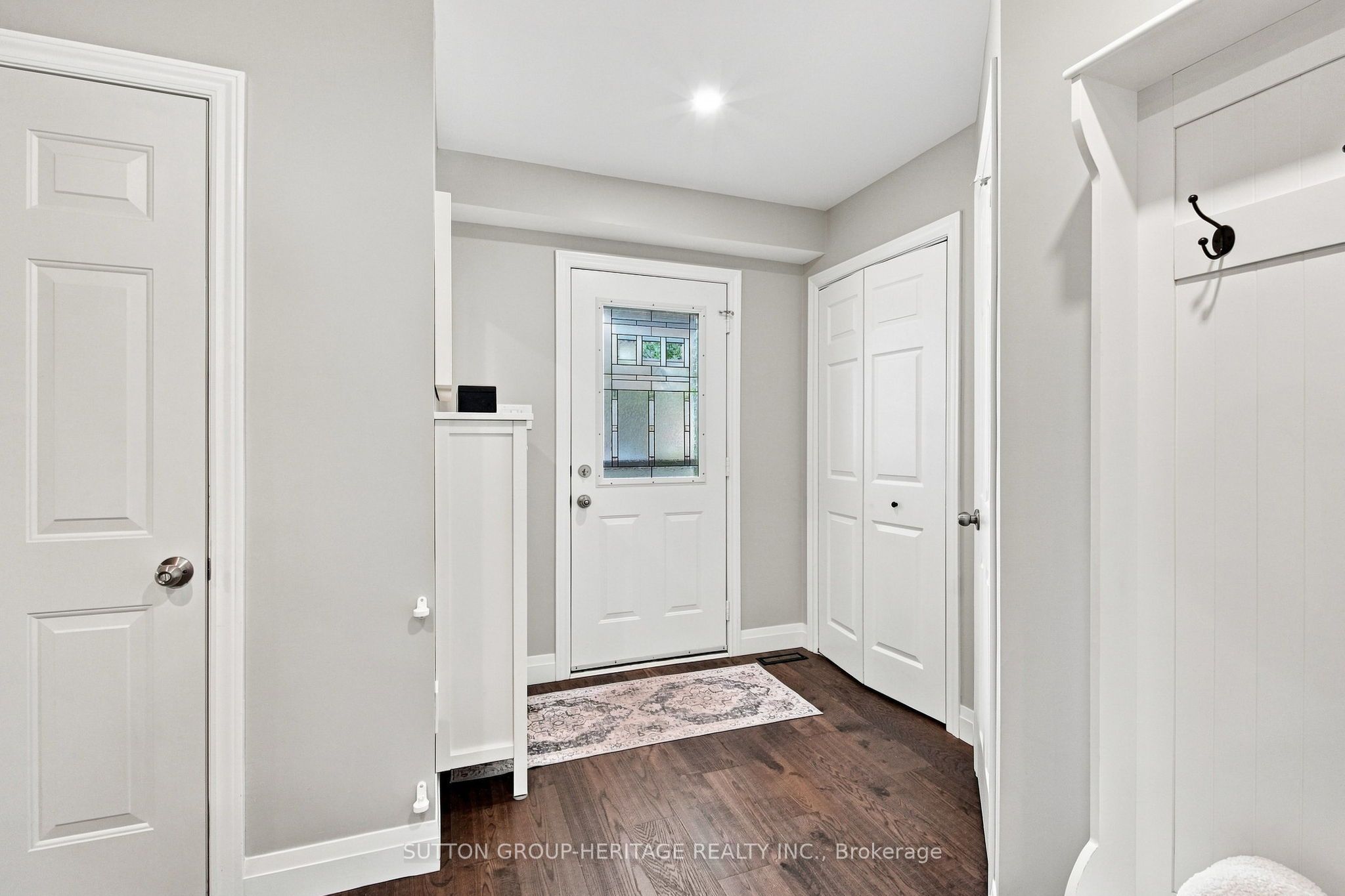 1517 Fieldgate Drive Property Photo 3