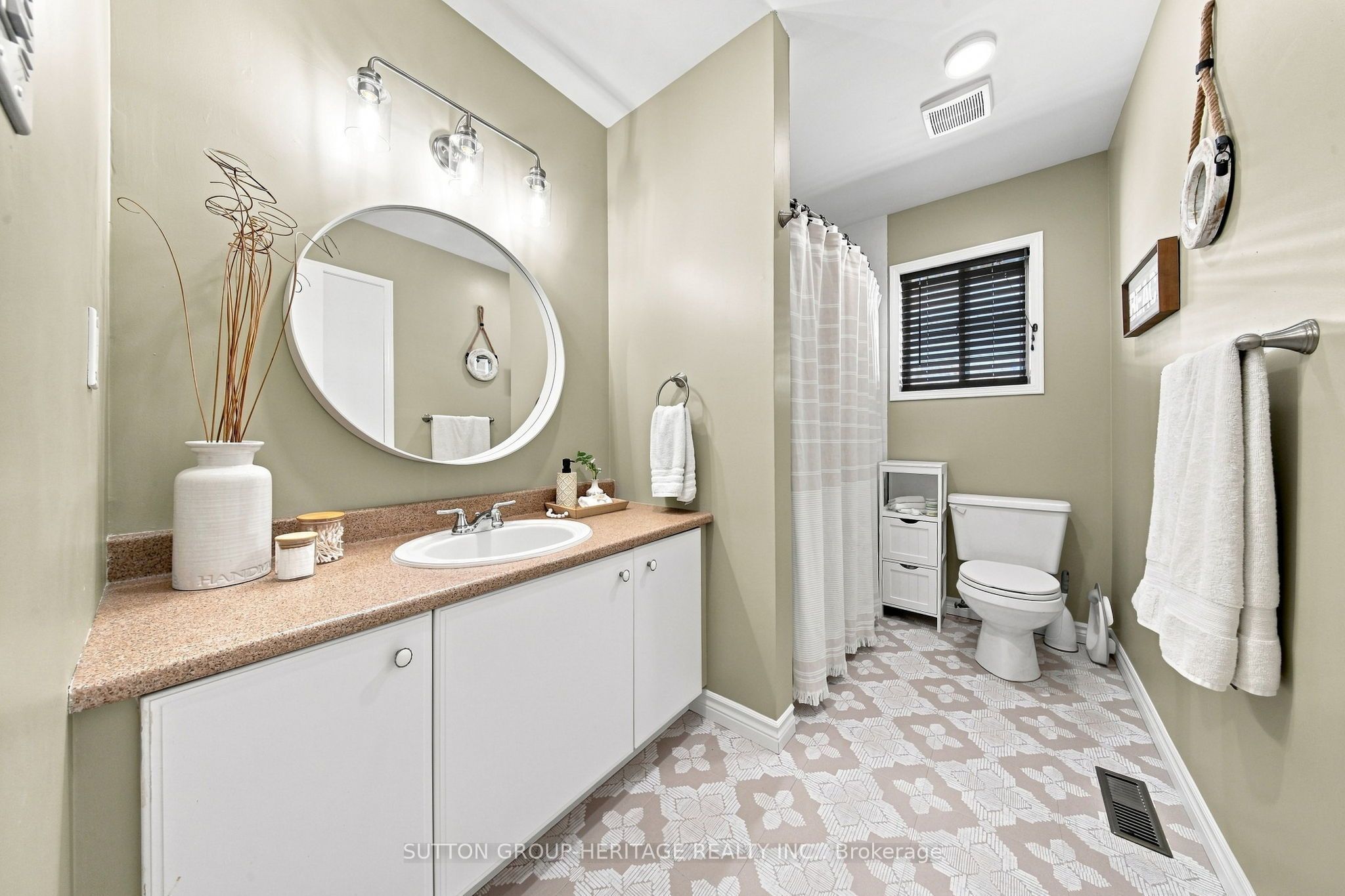 1517 Fieldgate Drive Property Photo 21