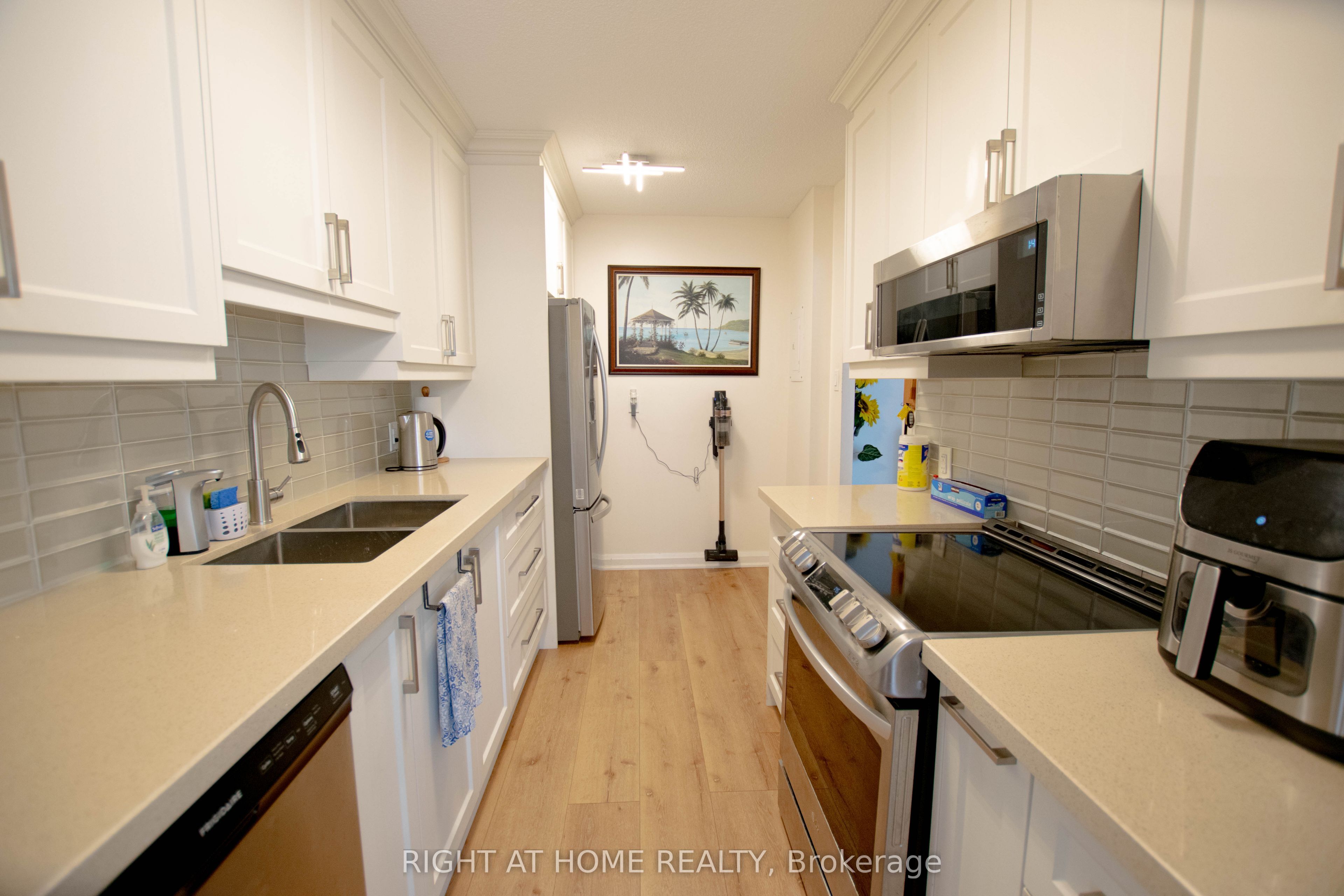 1210 Radom Street 107 Property Photo 5