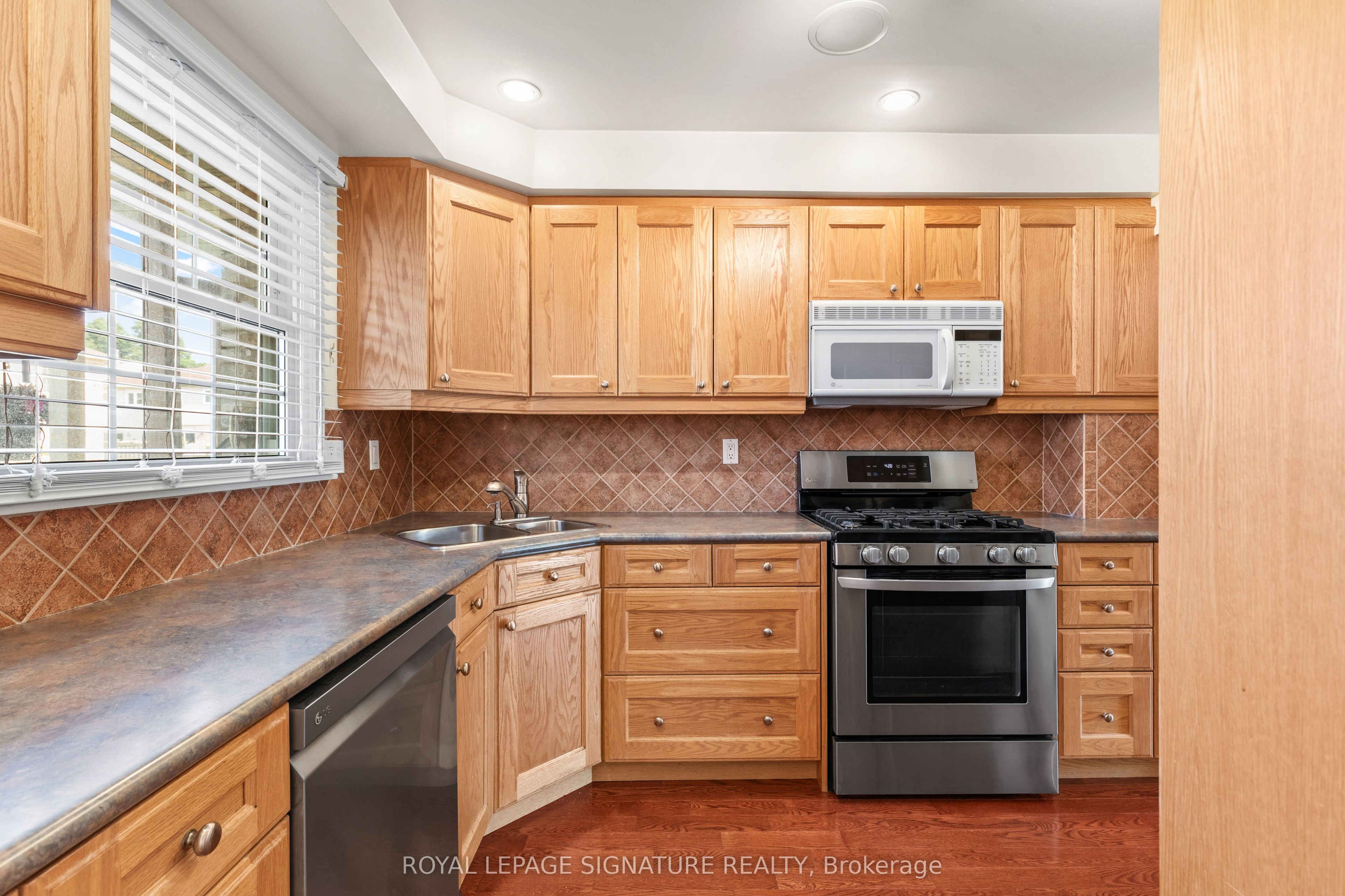 580 Eyer Drive 42 Property Photo 3