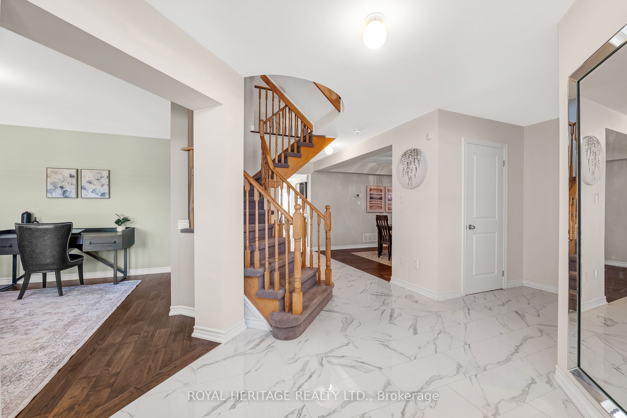 1856 Rosebank Road Property Photo 3