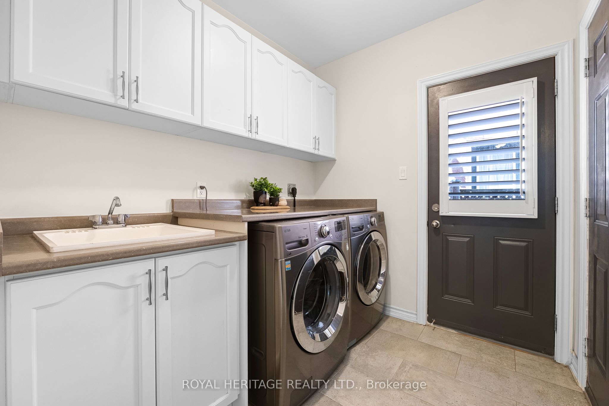 1856 Rosebank Road Property Photo 14