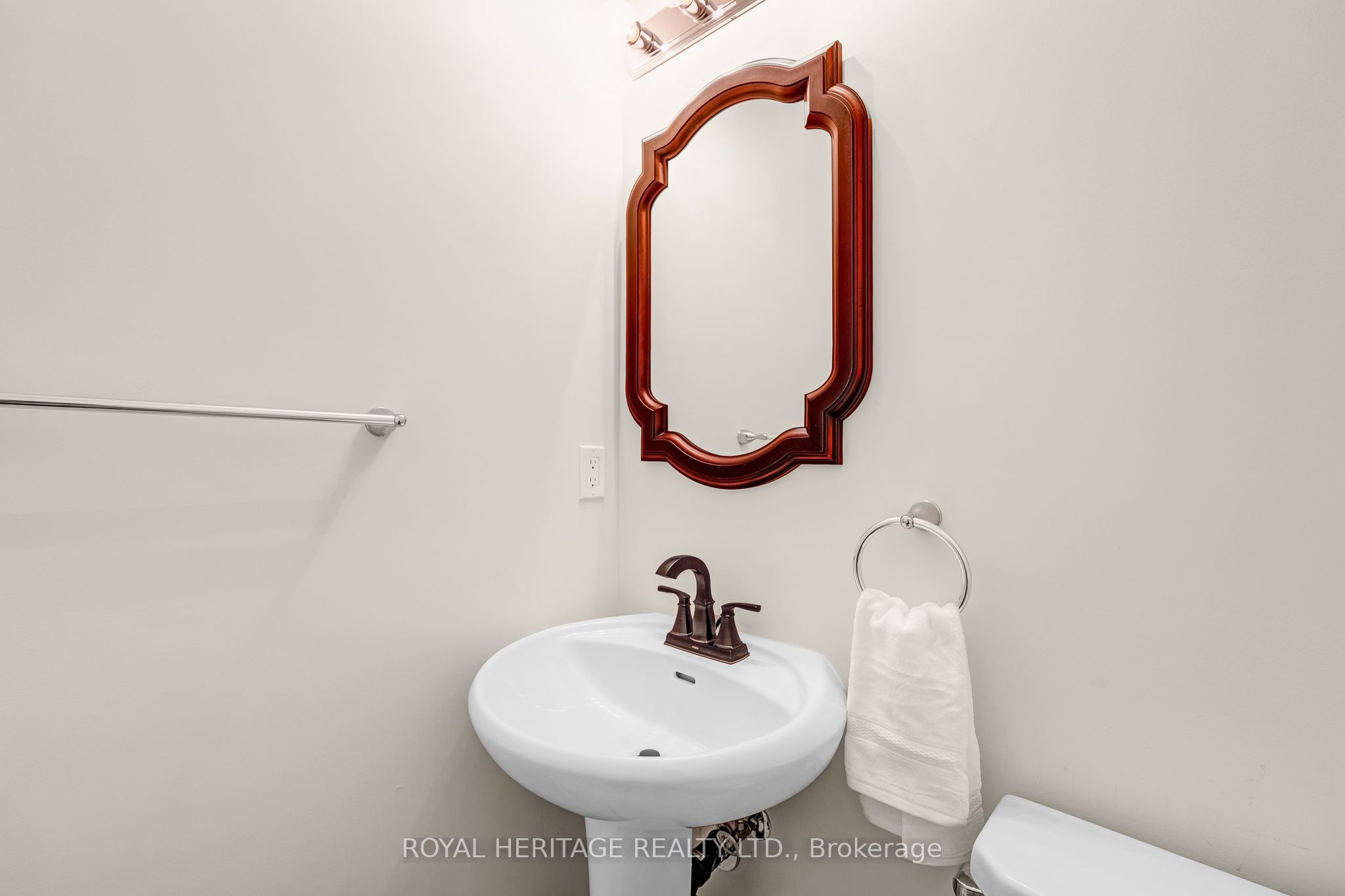 1856 Rosebank Road Property Photo 15