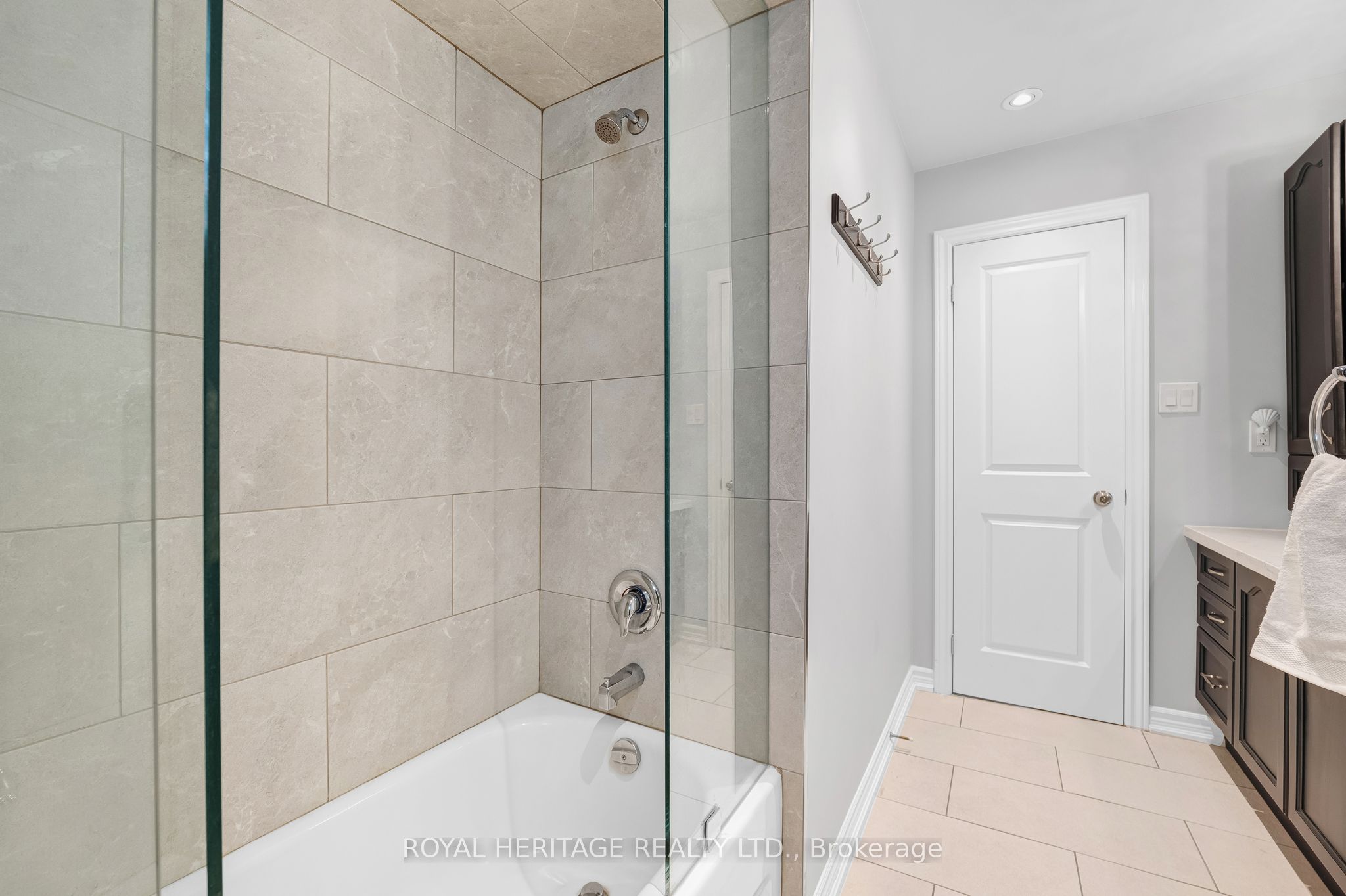 1856 Rosebank Road Property Photo 27