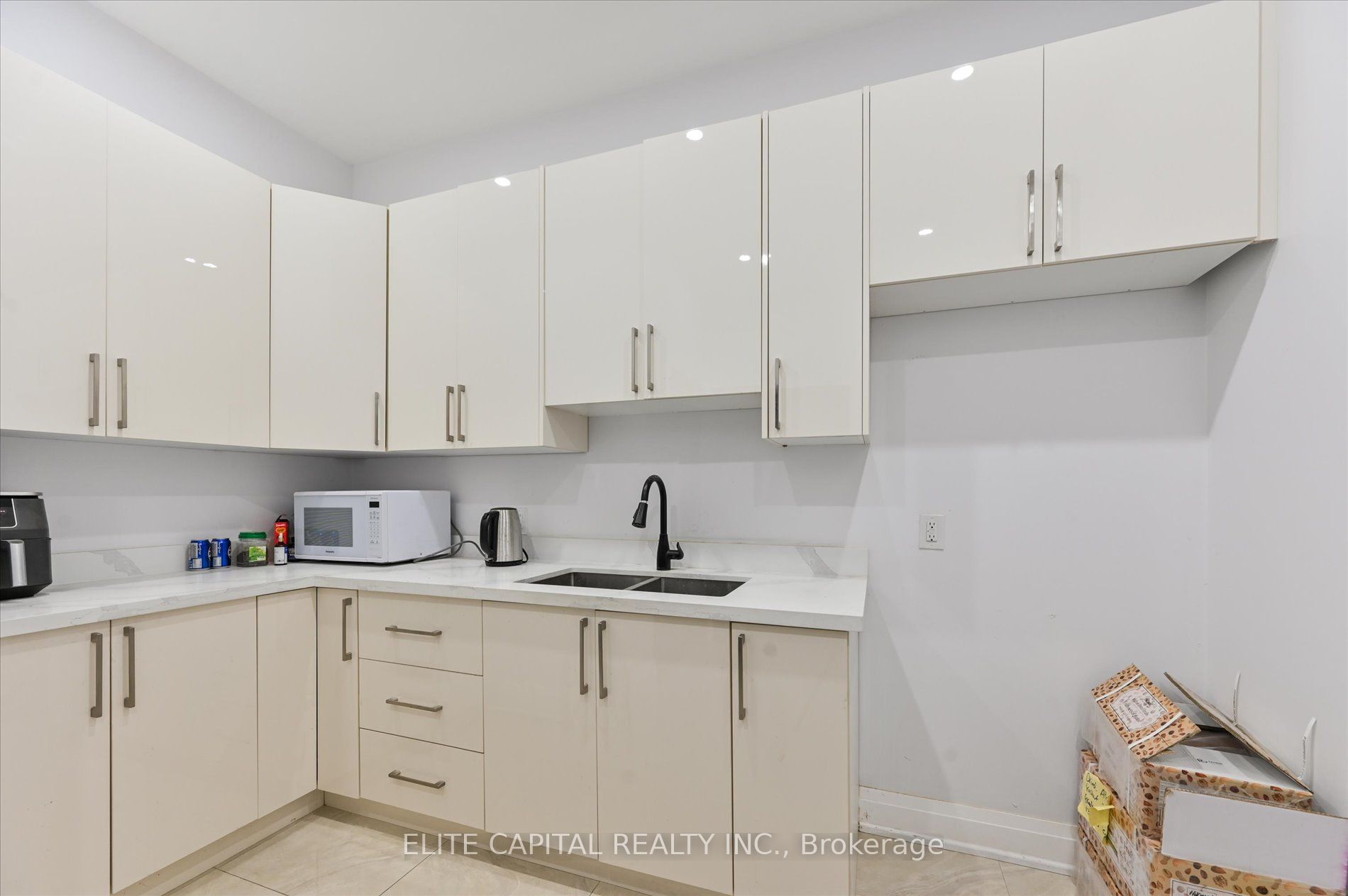 2020 Ellesmere Road 4 & 5 Property Photo 9