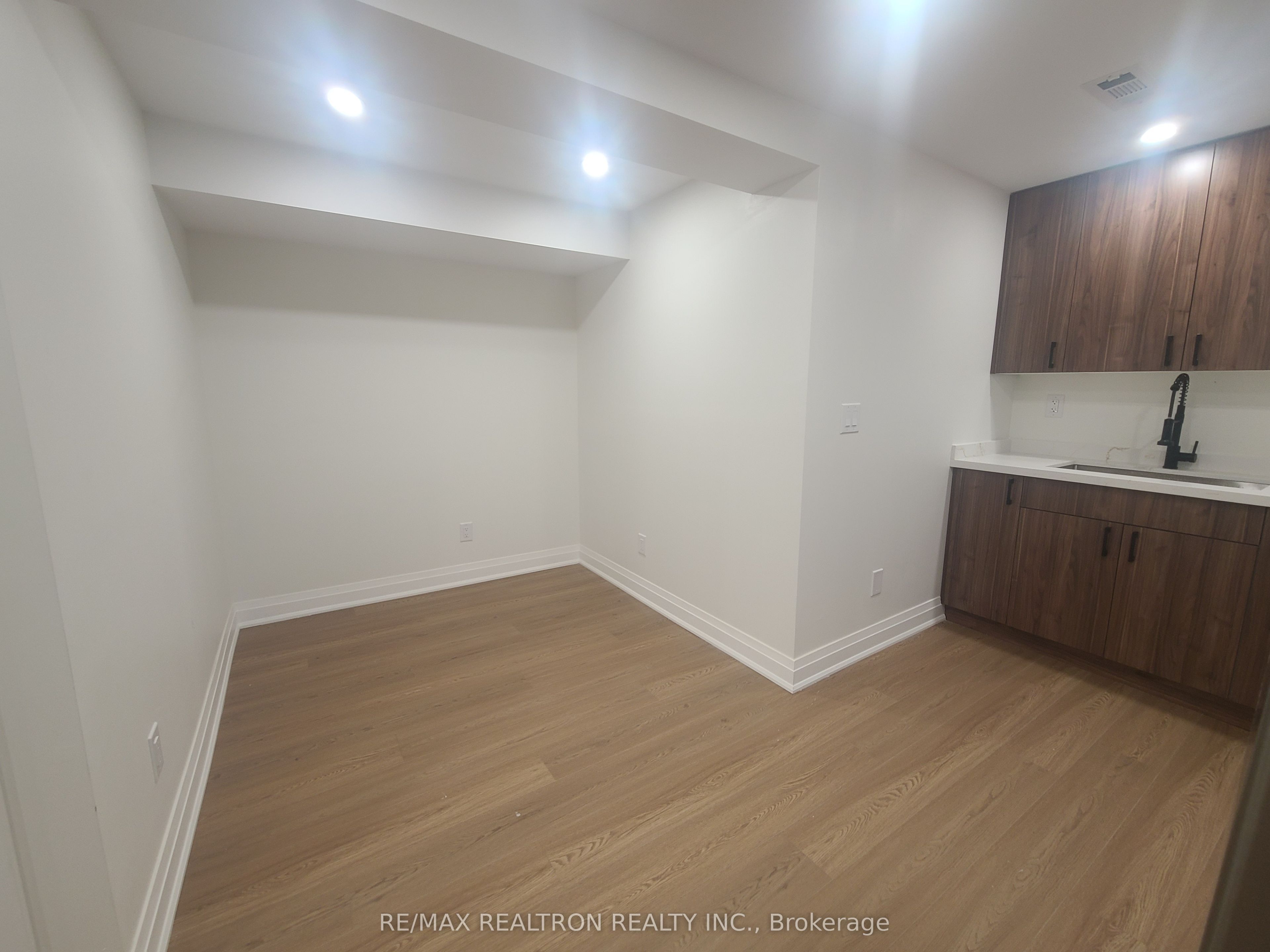 17 Mcginty Avenue Property Photo 5