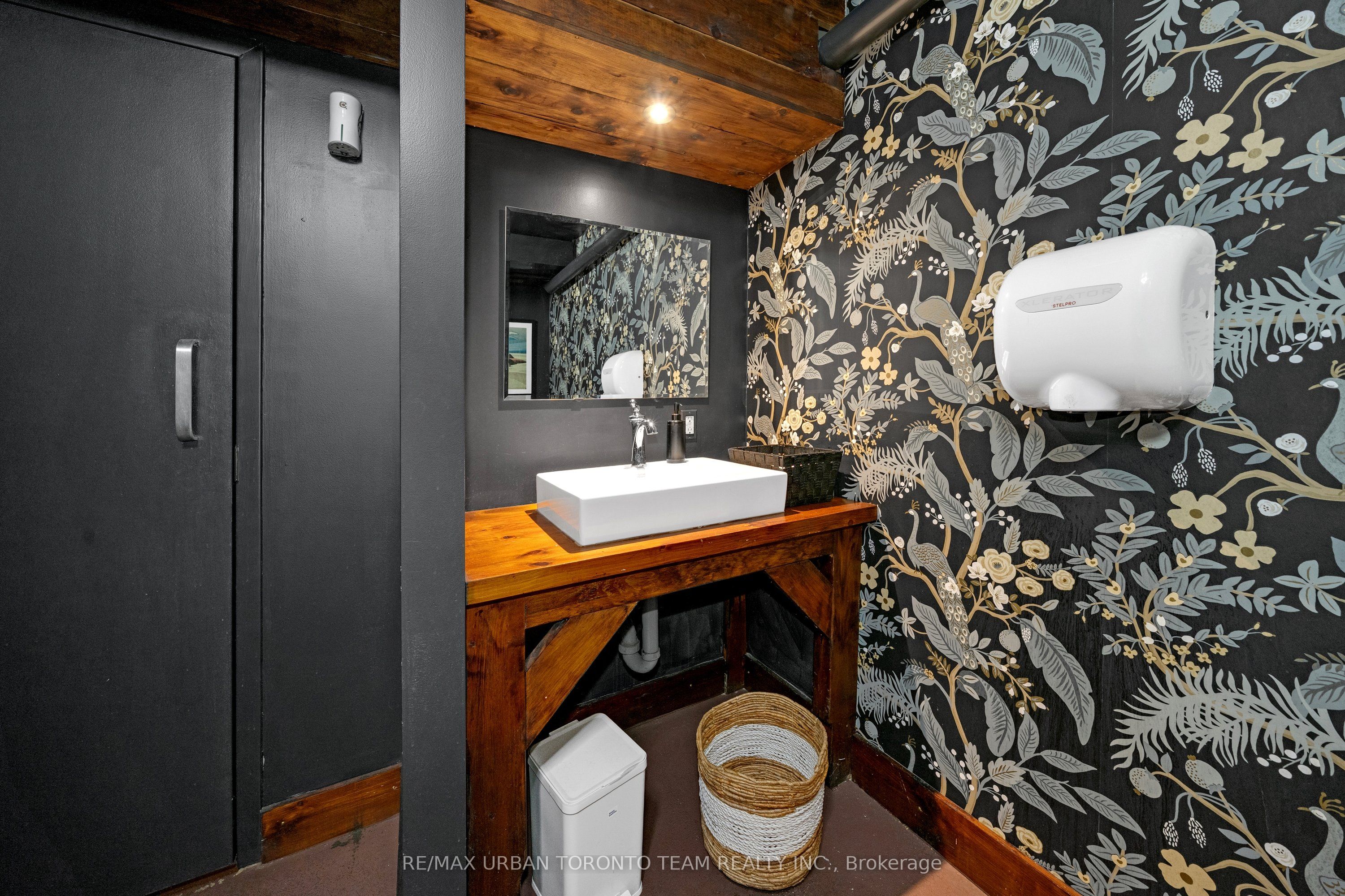 162 Danforth Avenue Property Photo 33