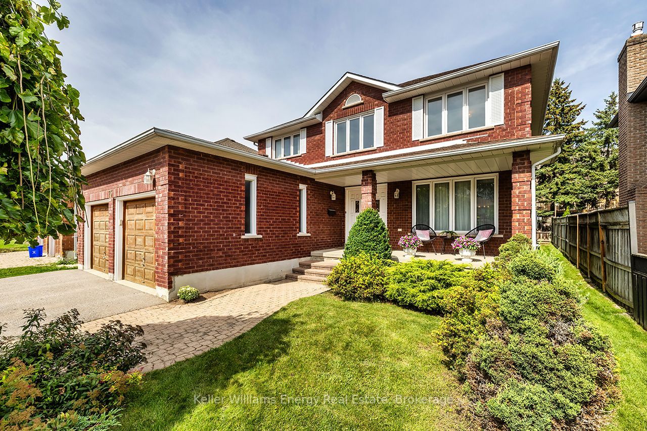 75 Waverly Street N Property Photo 4