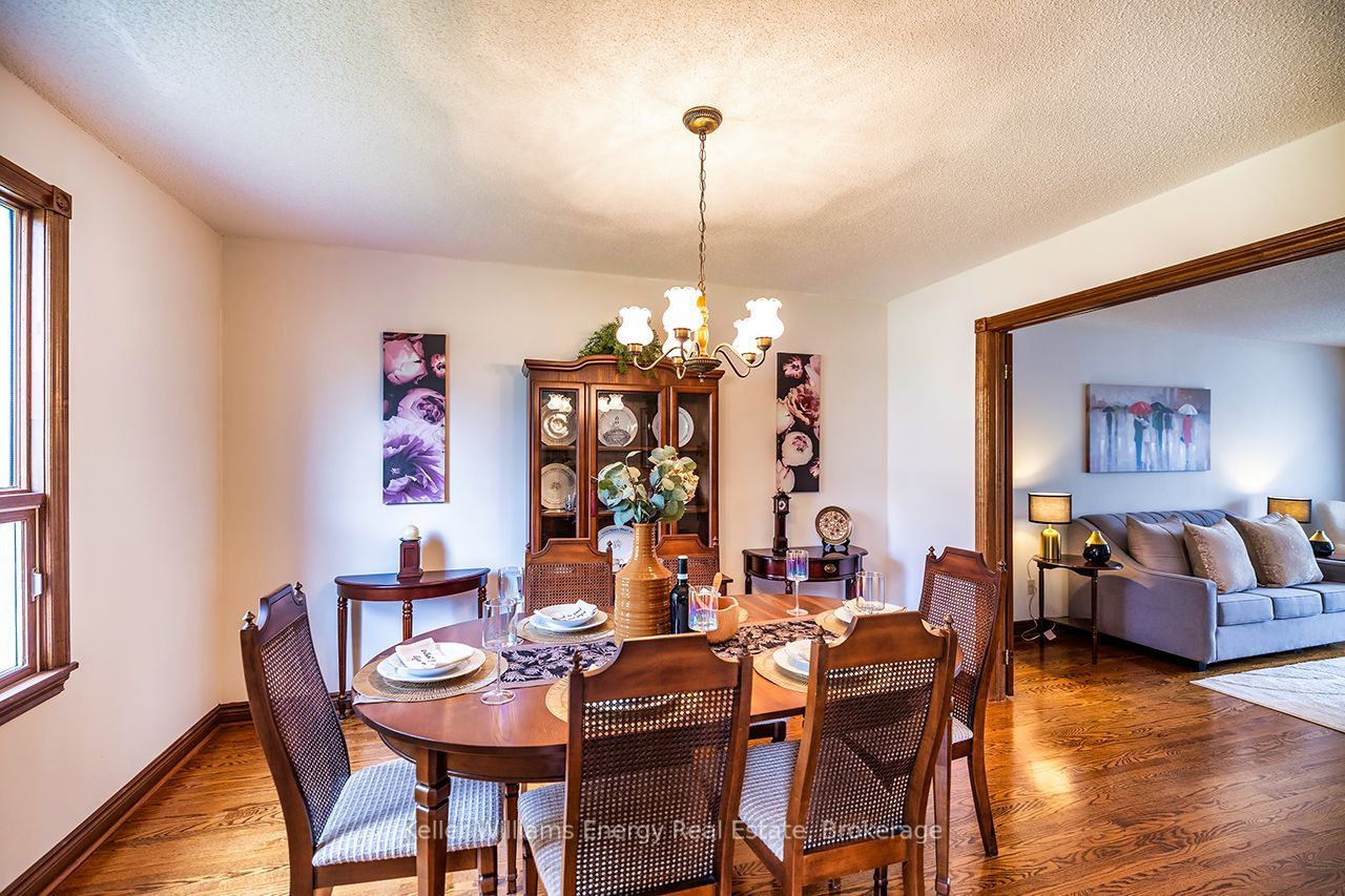 75 Waverly Street N Property Photo 17