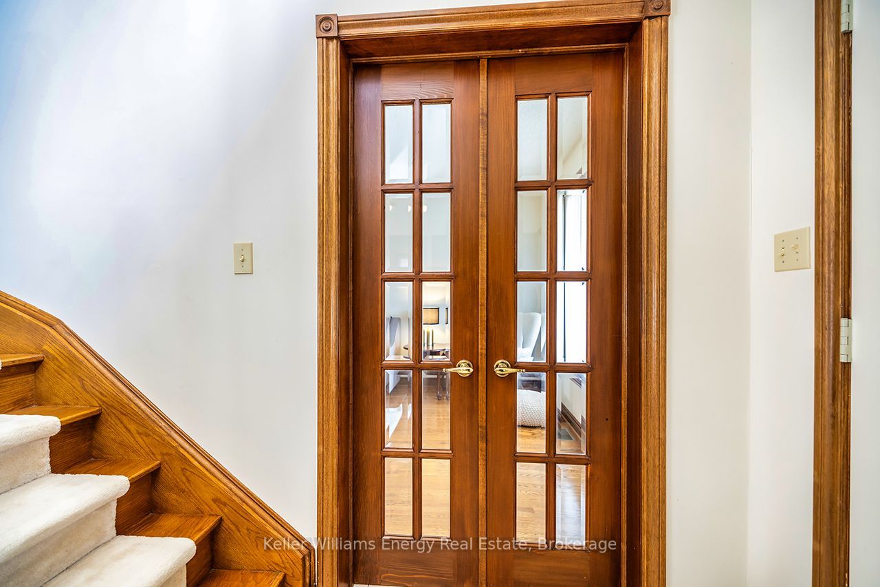75 Waverly Street N Property Photo 21
