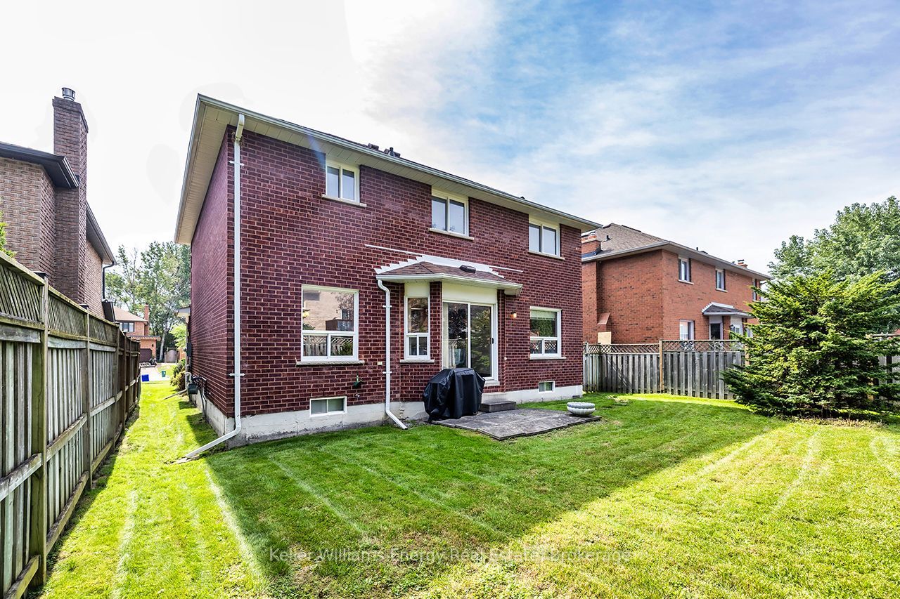 75 Waverly Street N Property Photo 42