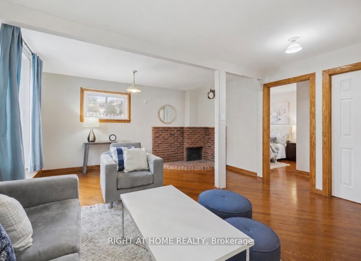 869 Grenoble Boulevard E Property Photo 4