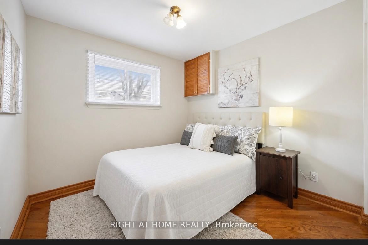 869 Grenoble Boulevard E Property Photo 8