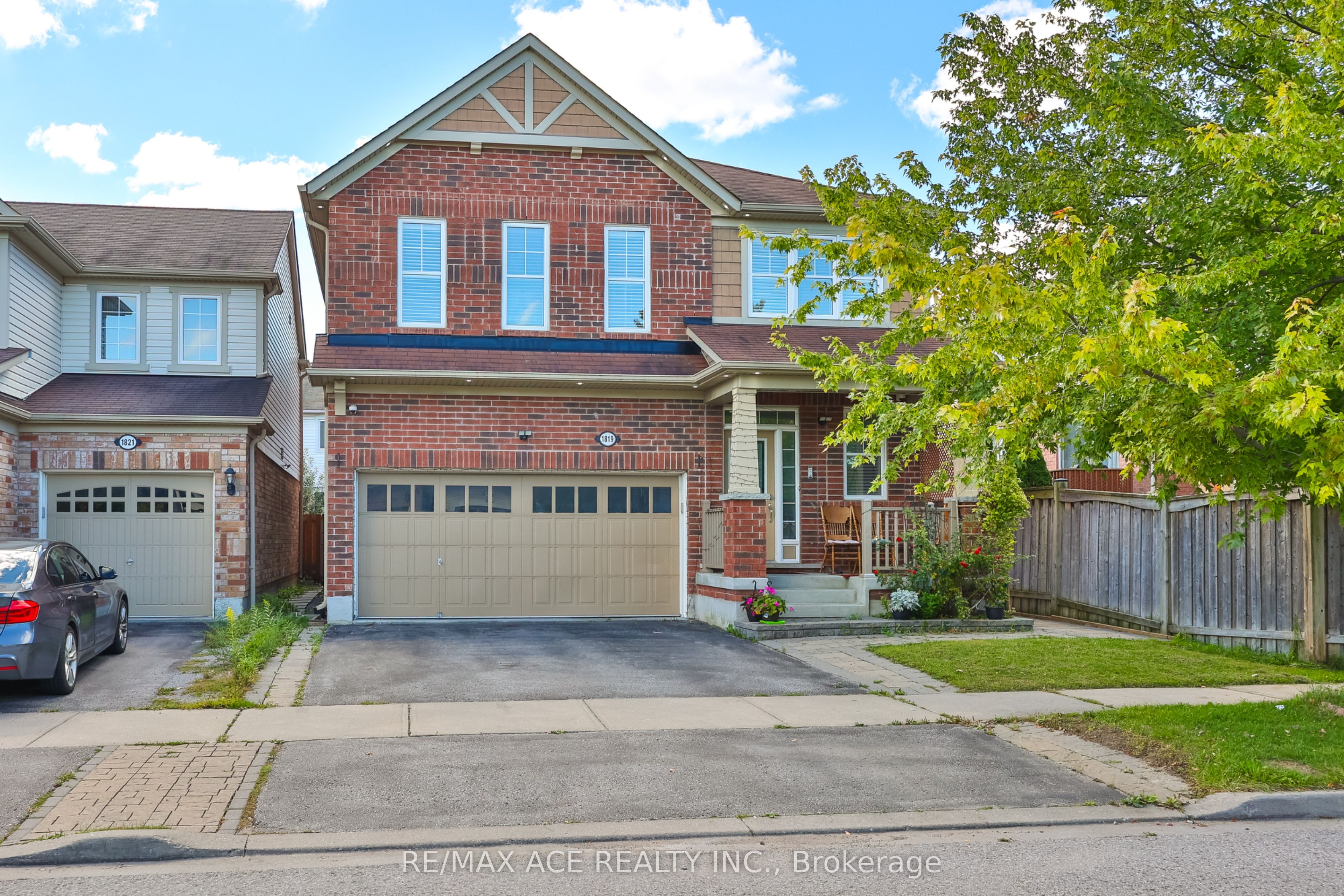 1819 Misthollow Drive Property Photo 1