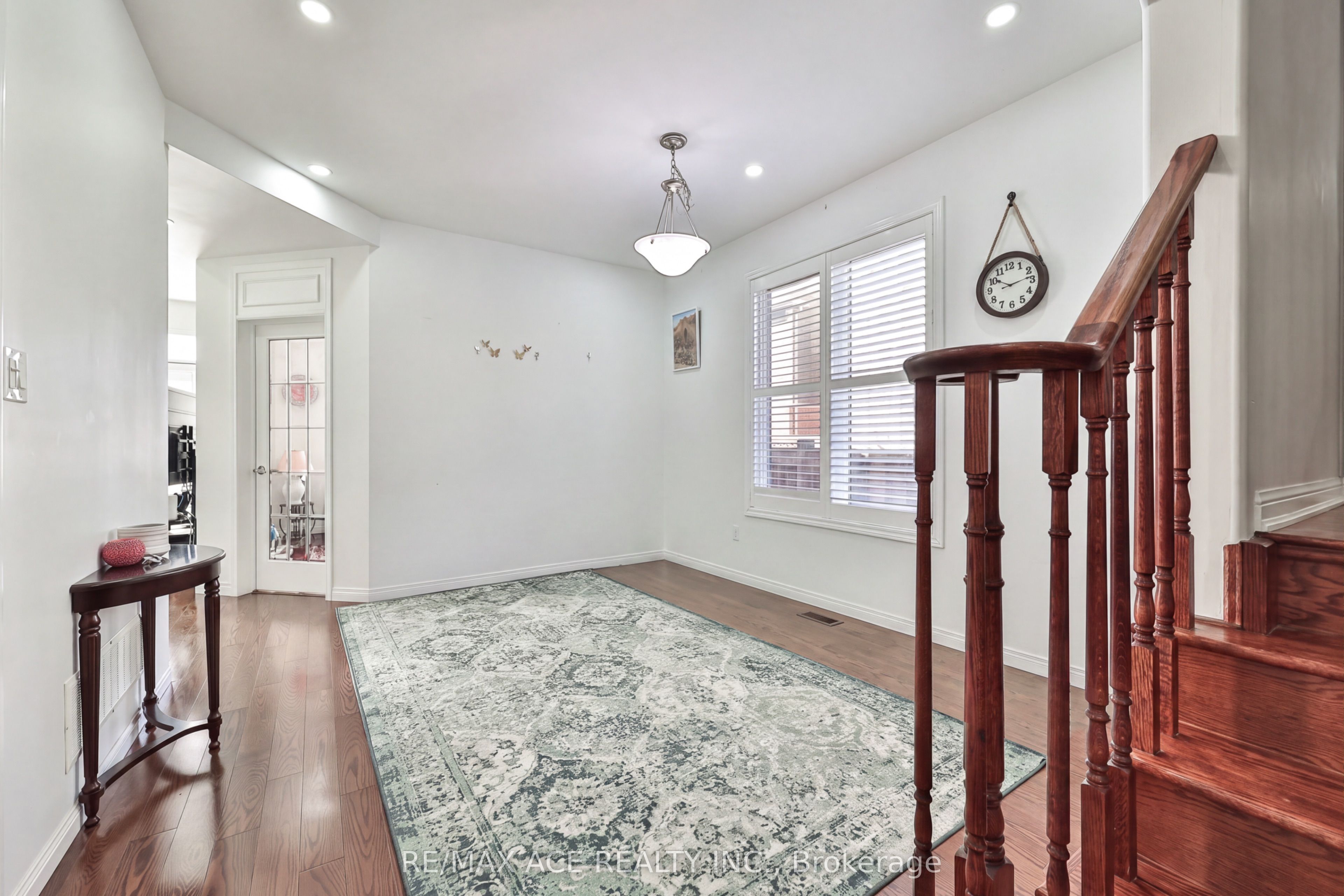 1819 Misthollow Drive Property Photo 6