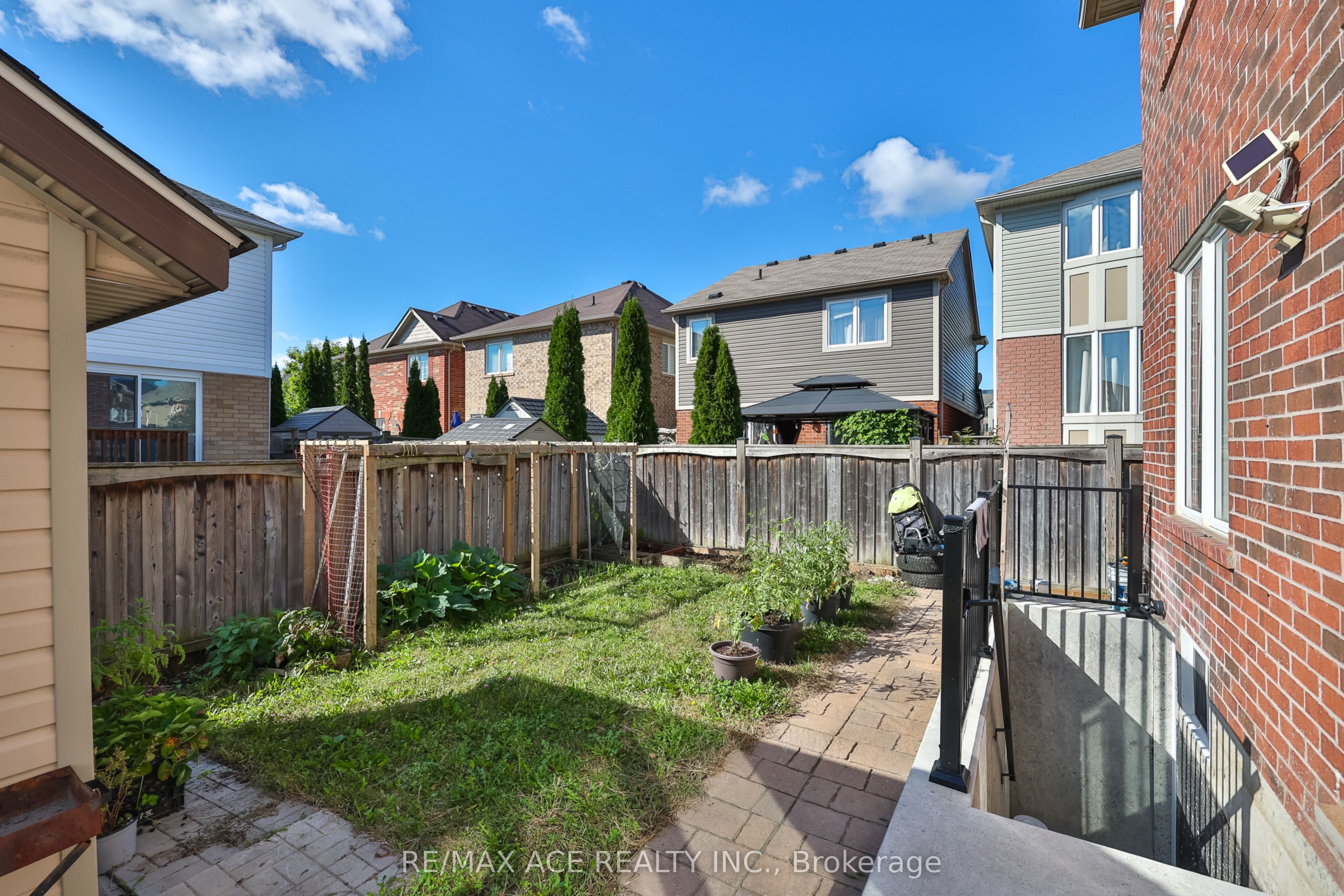 1819 Misthollow Drive Property Photo 19