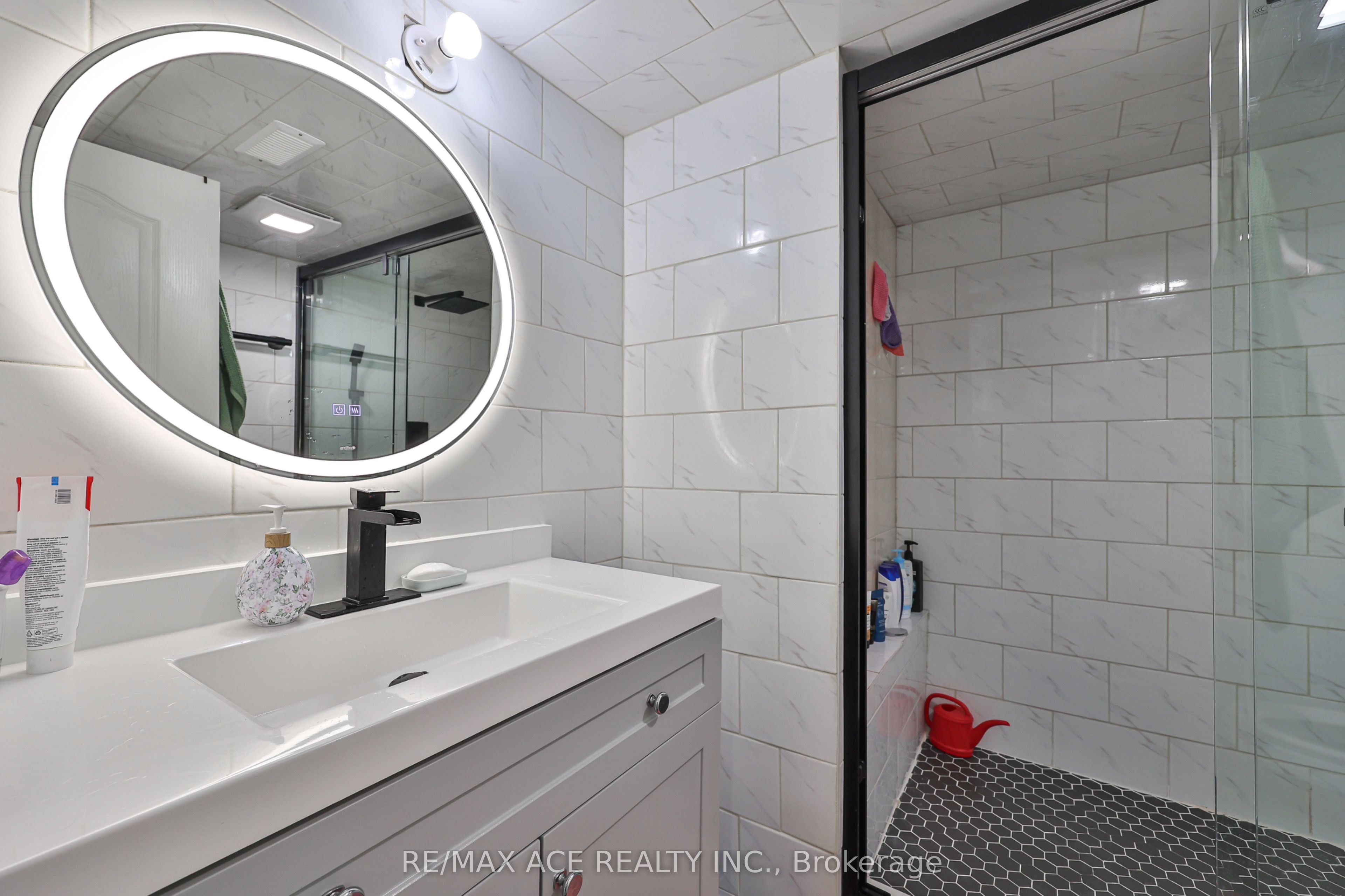 1819 Misthollow Drive Property Photo 21