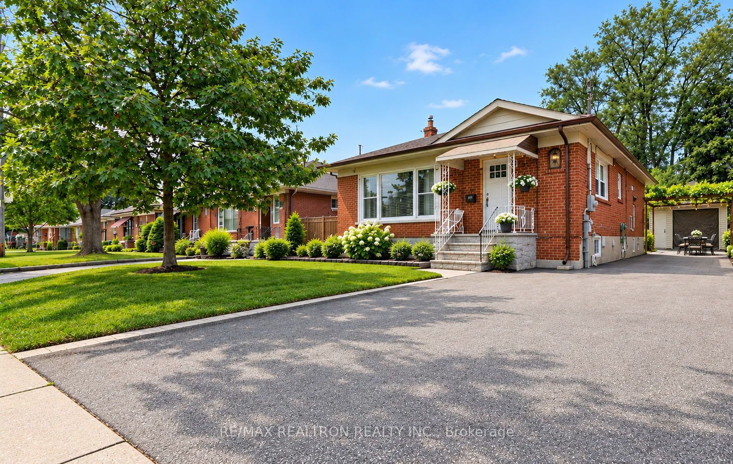 82 Ranstone Gardens