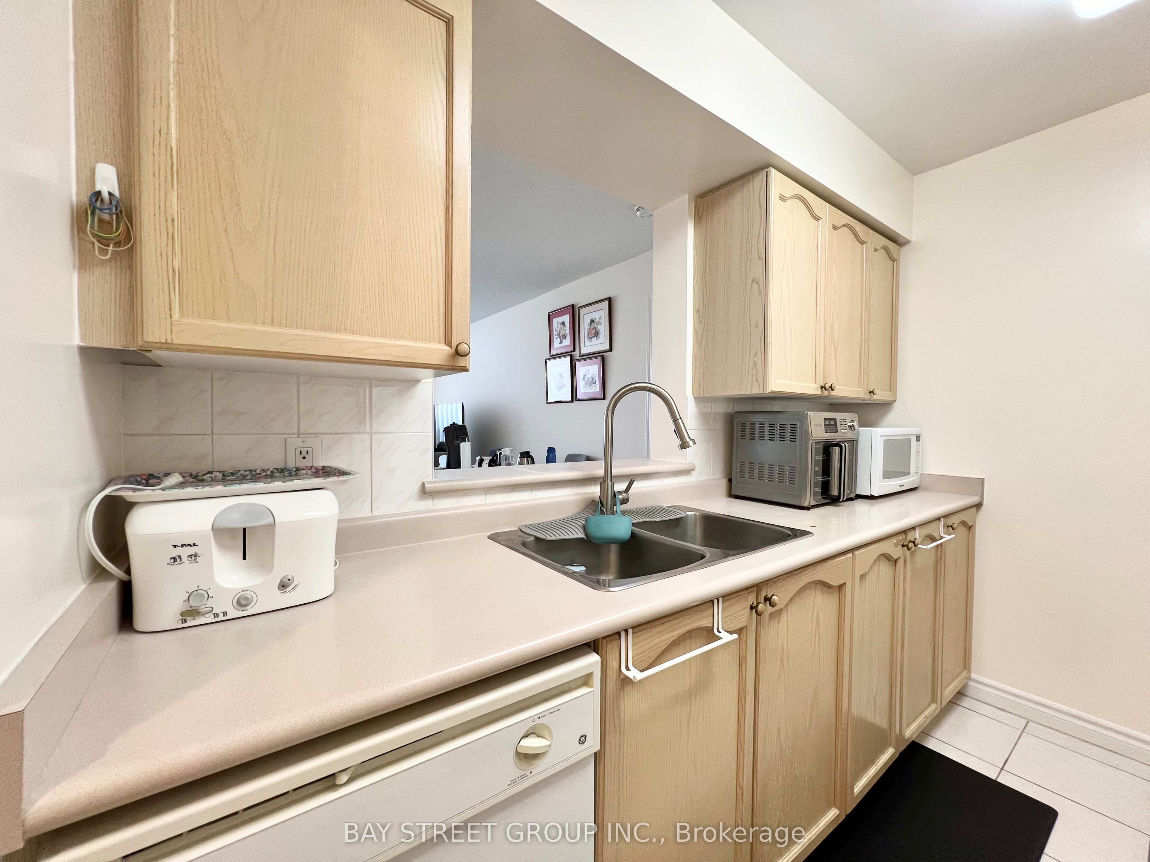 3088 Kennedy Road 1102 Property Photo 16