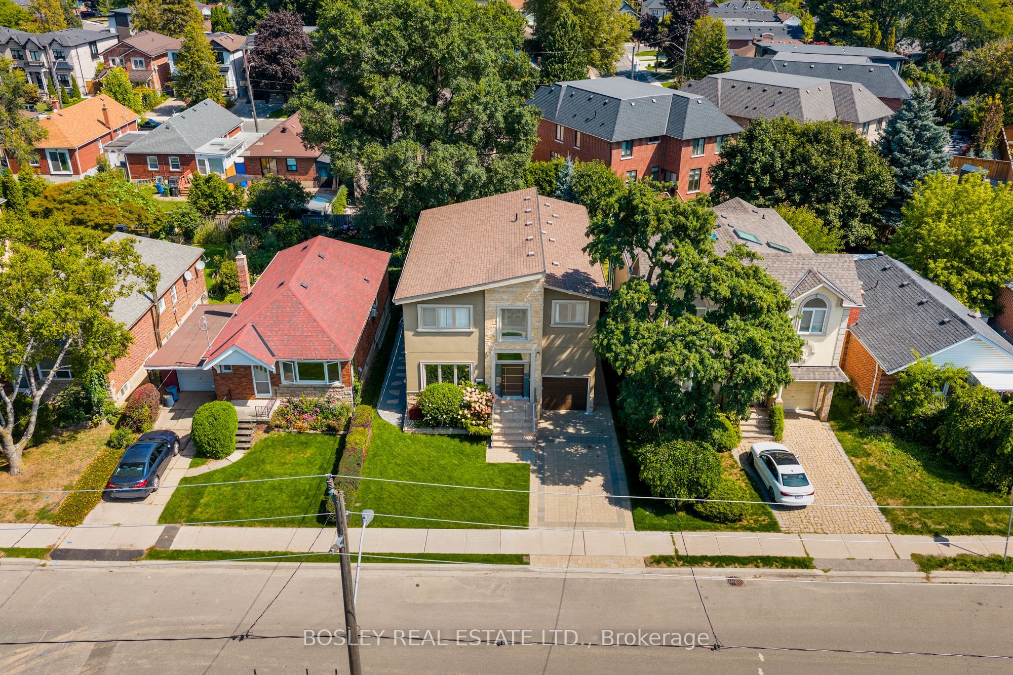 1599 Woodbine Heights Boulevard Property Photo 3