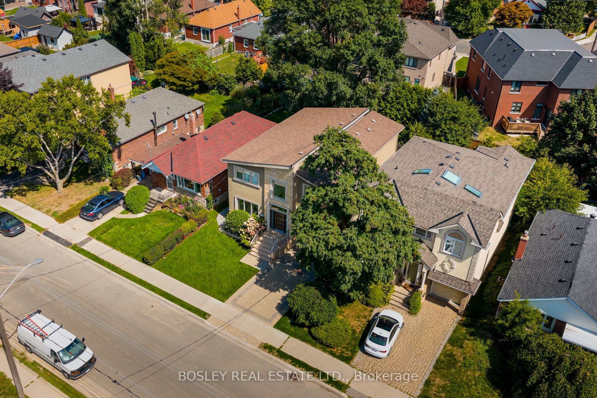 1599 Woodbine Heights Boulevard Property Photo 4