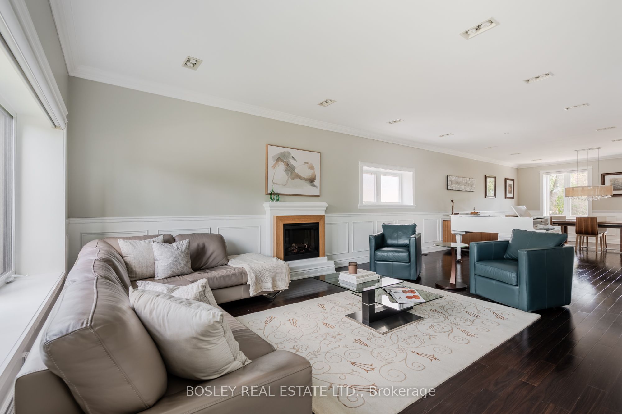 1599 Woodbine Heights Boulevard Property Photo 6