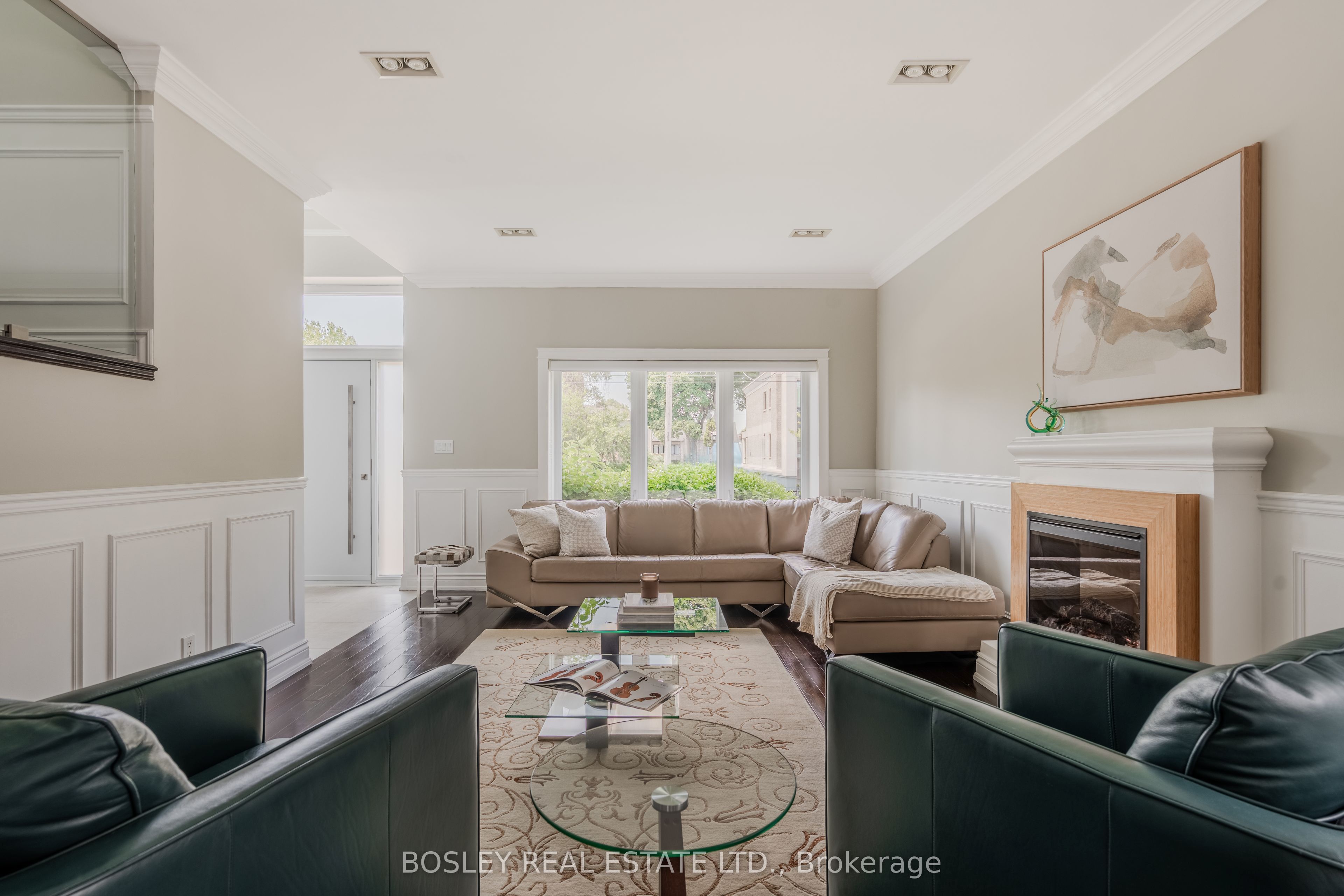 1599 Woodbine Heights Boulevard Property Photo 8