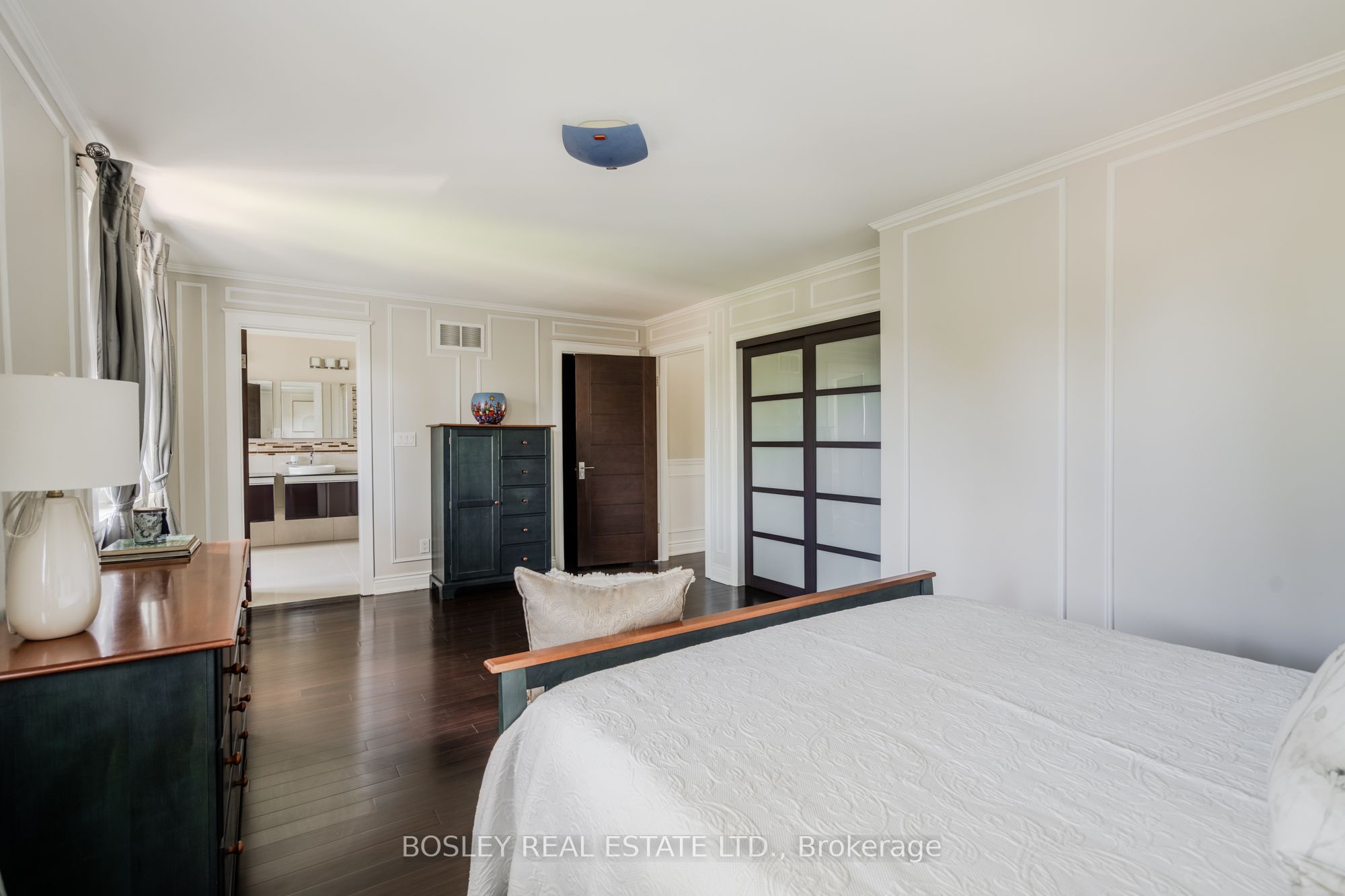 1599 Woodbine Heights Boulevard Property Photo 24